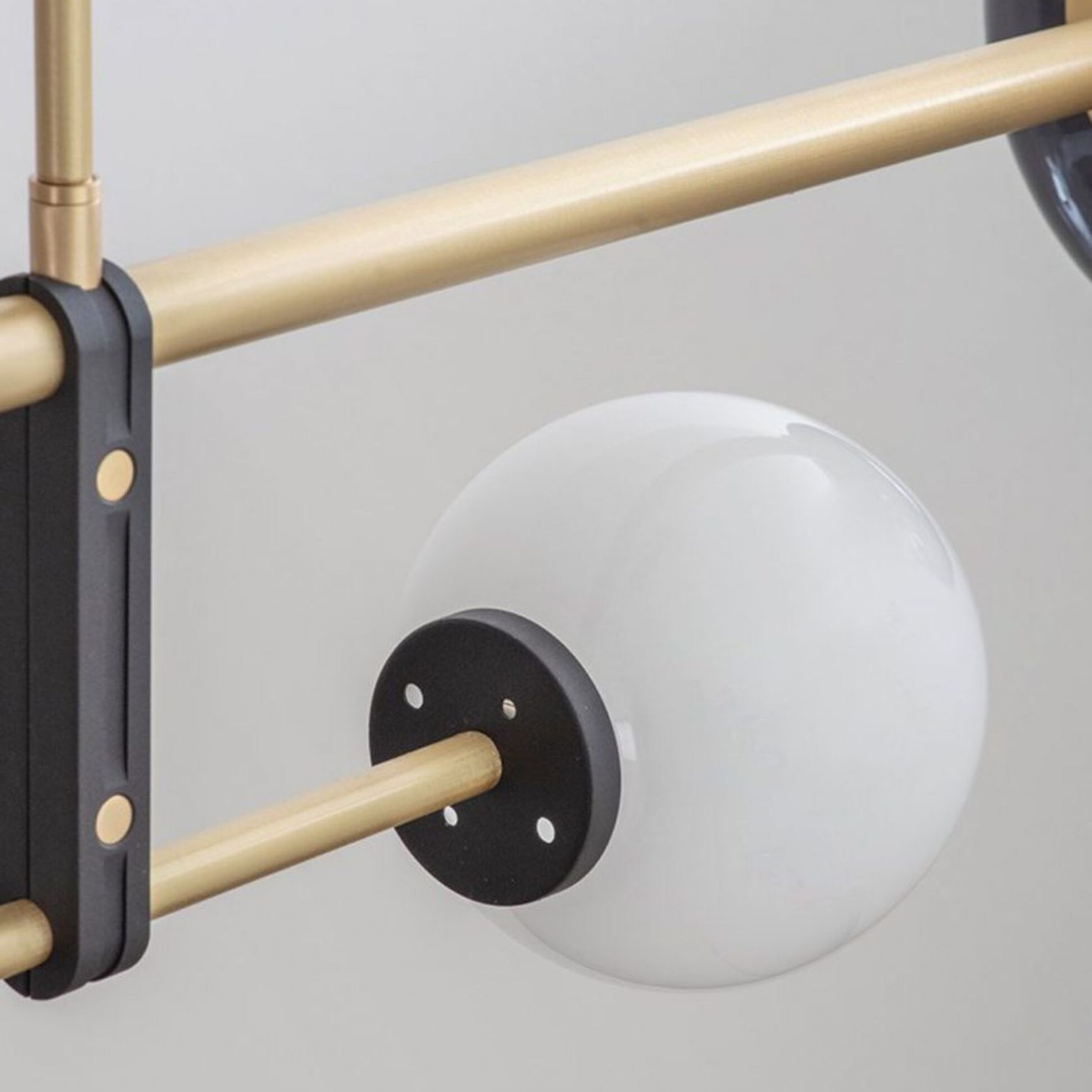Lizak Linear Pendant Light