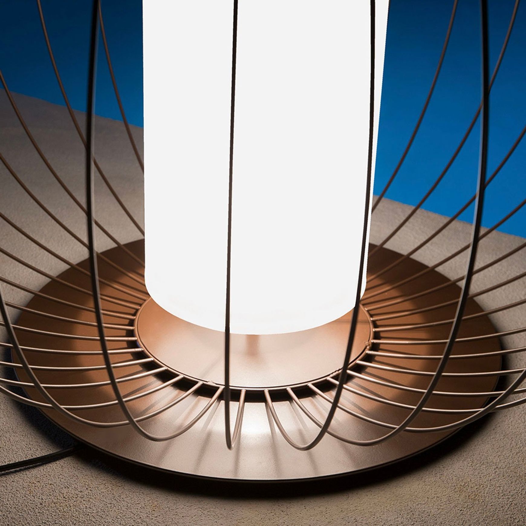 Cell Outdoor Floor Lamp