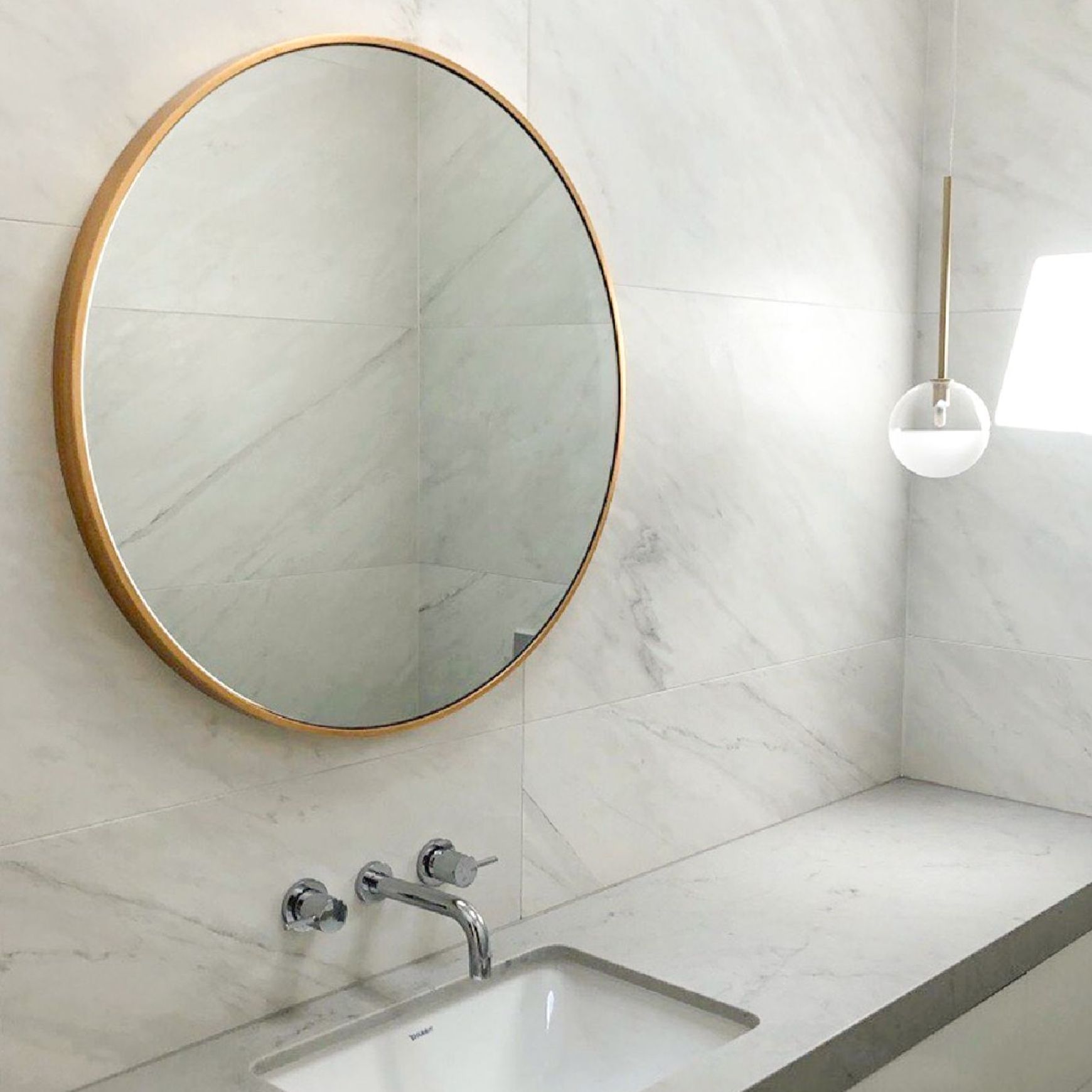 Molecola Pendant Light