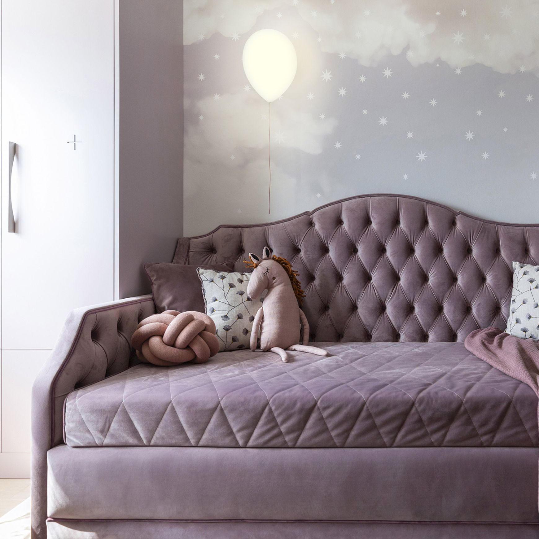 Balloon Wall Light