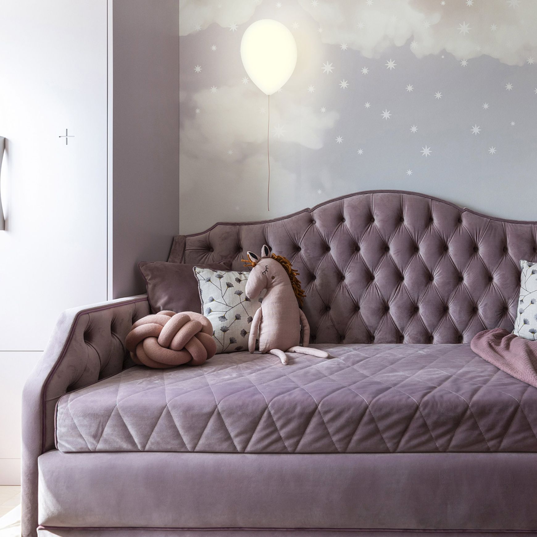 Balloon Wall Light