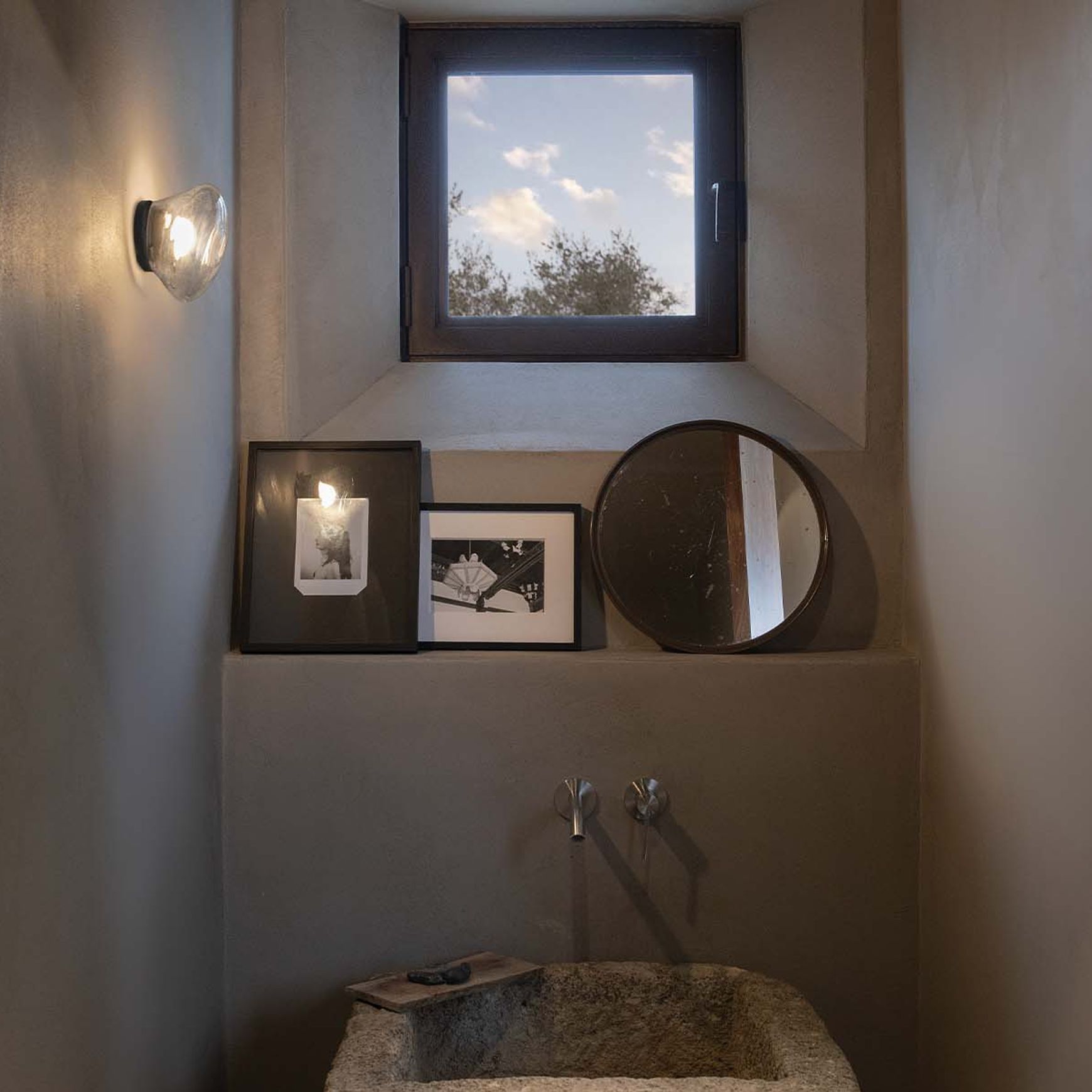 Agua Wall Light