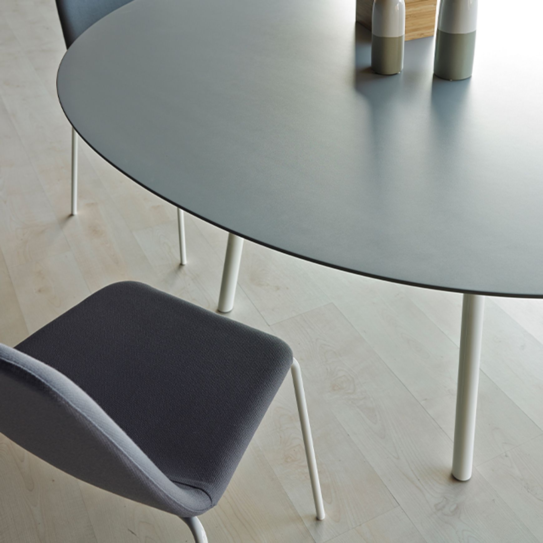Maarten Chair - Four Metal Legs