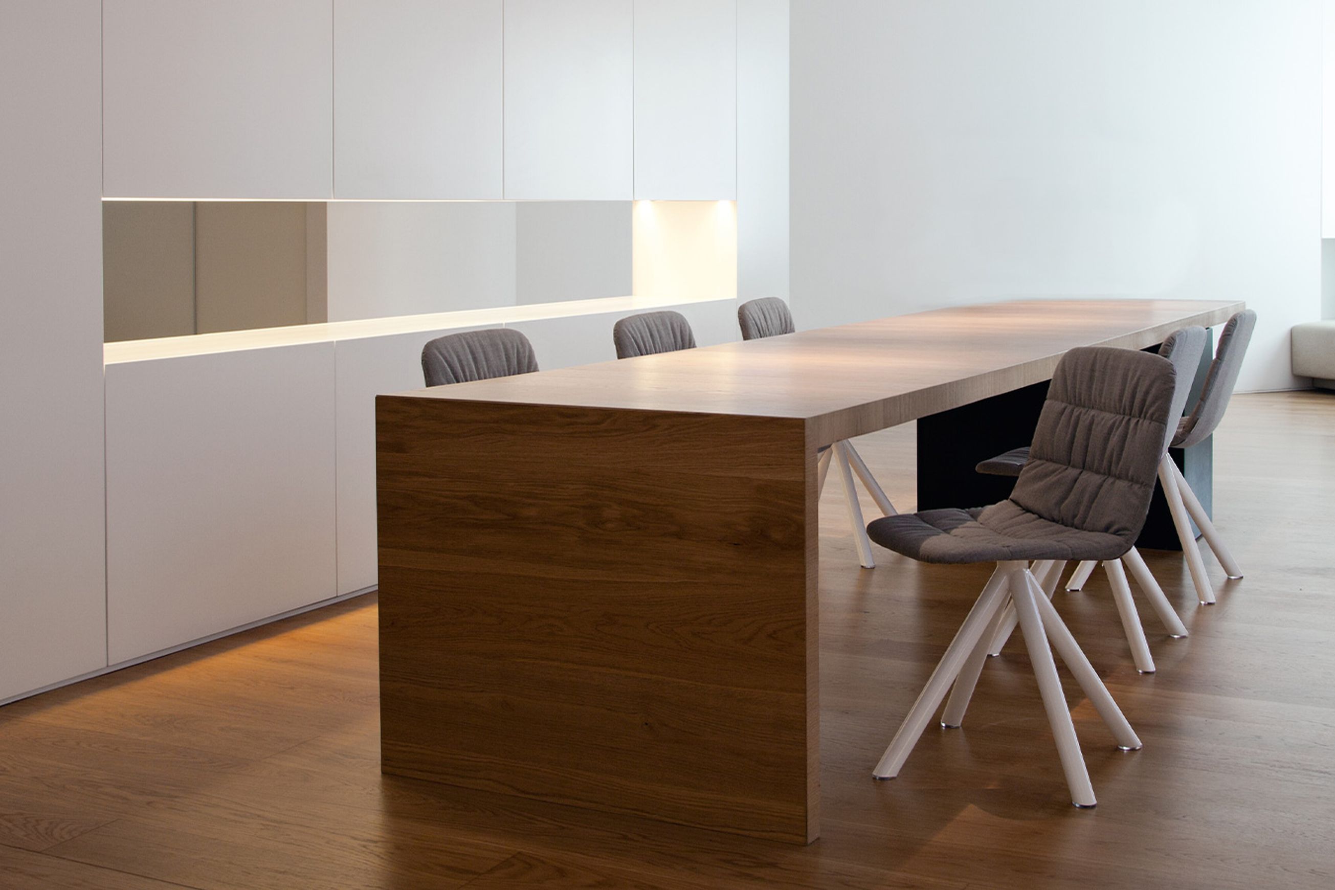 Maarten Chair - Swivel