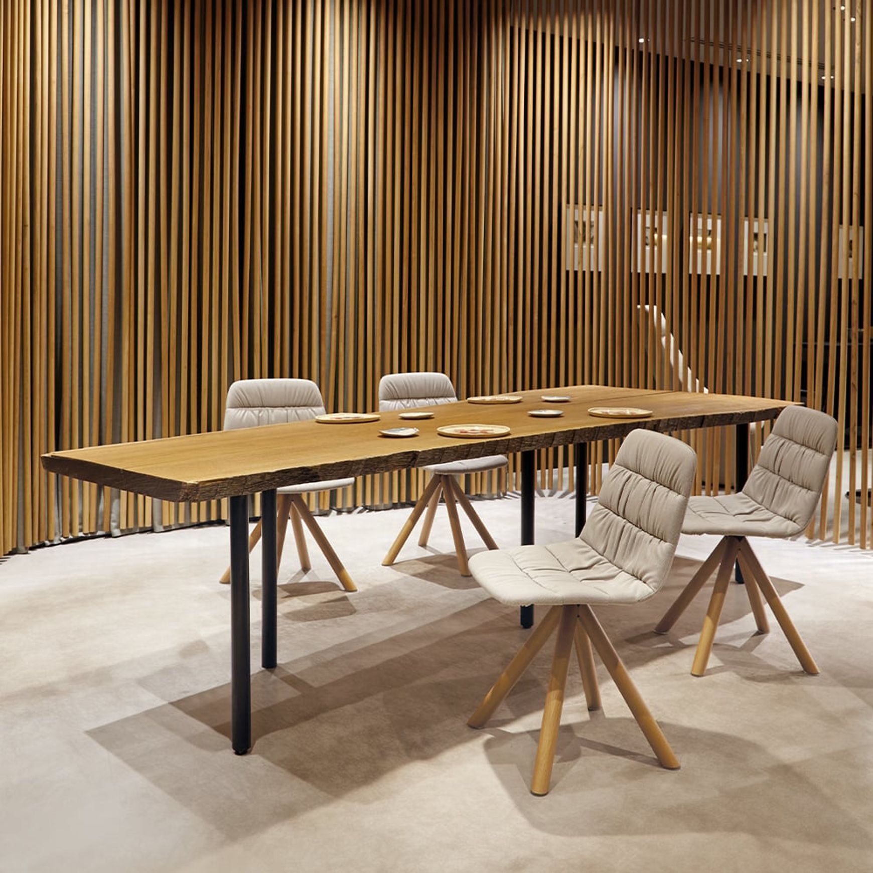 Maarten Chair - Wooden Swivel