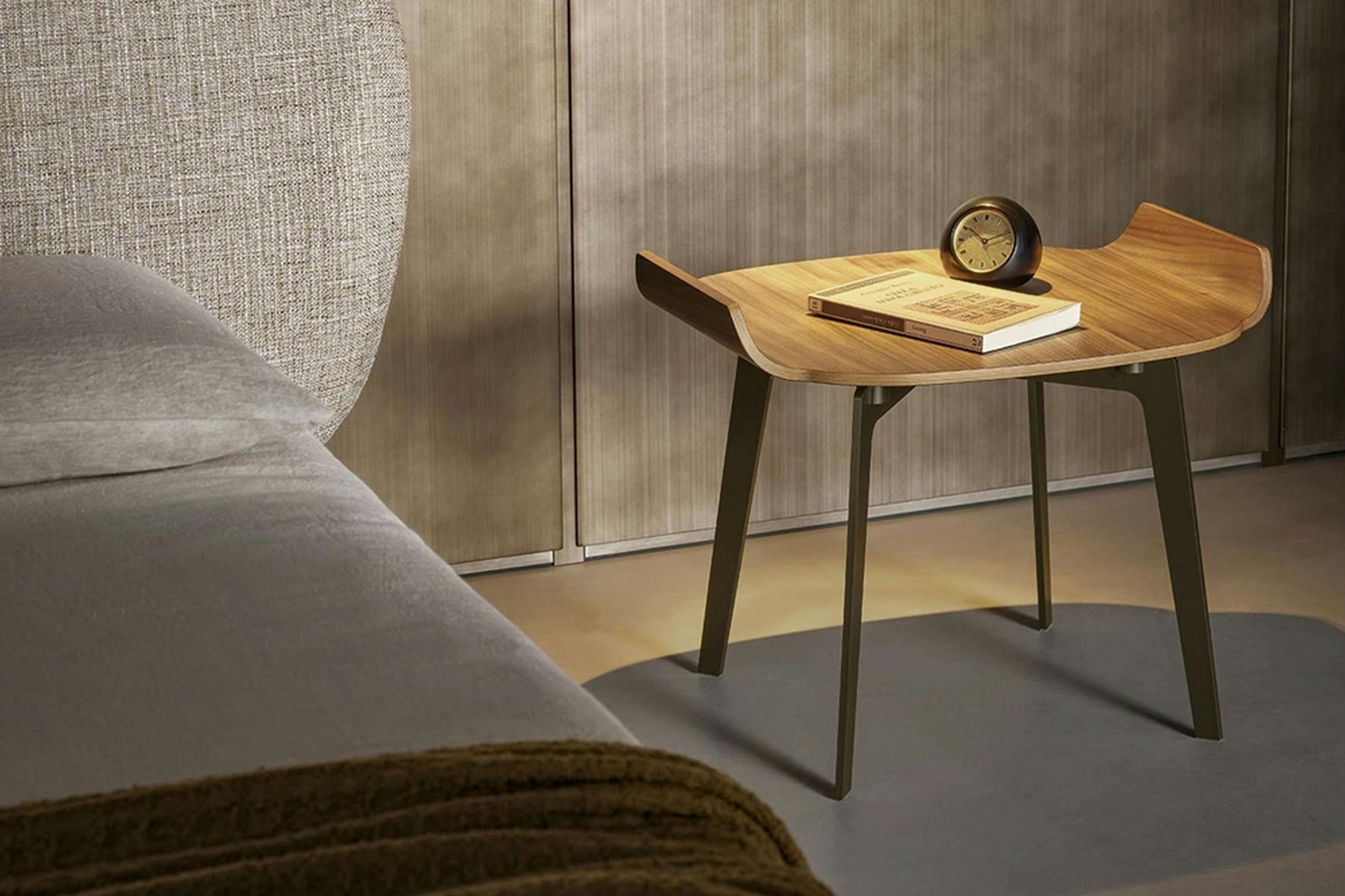Olos Bedside Table