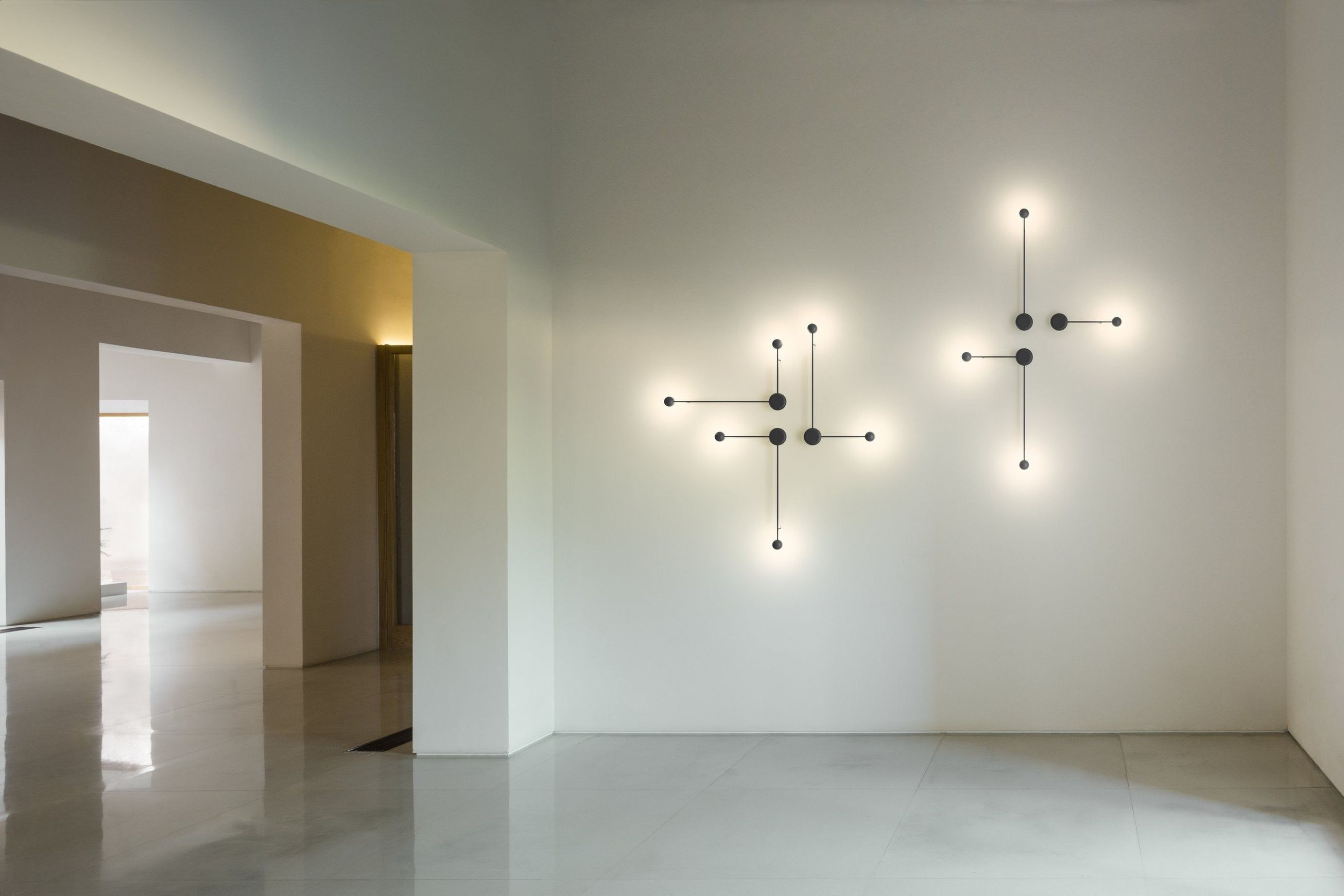 Pin Wall Lamp