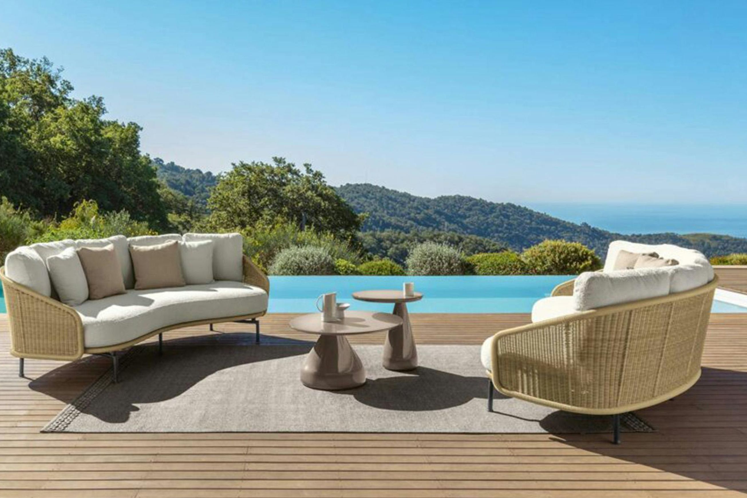 Plaza Outdoor Coffee Table