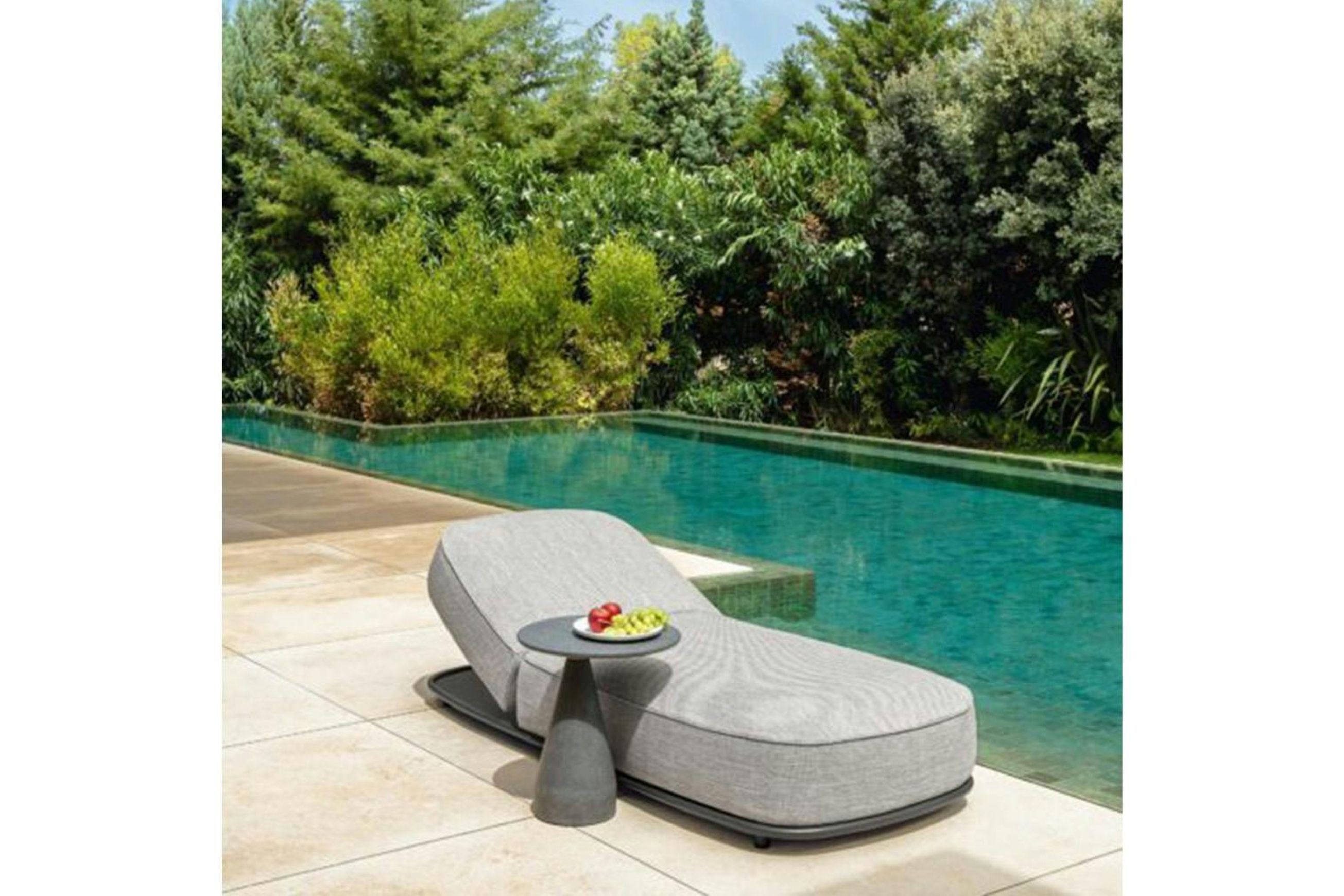 Plaza Outdoor Coffee Table