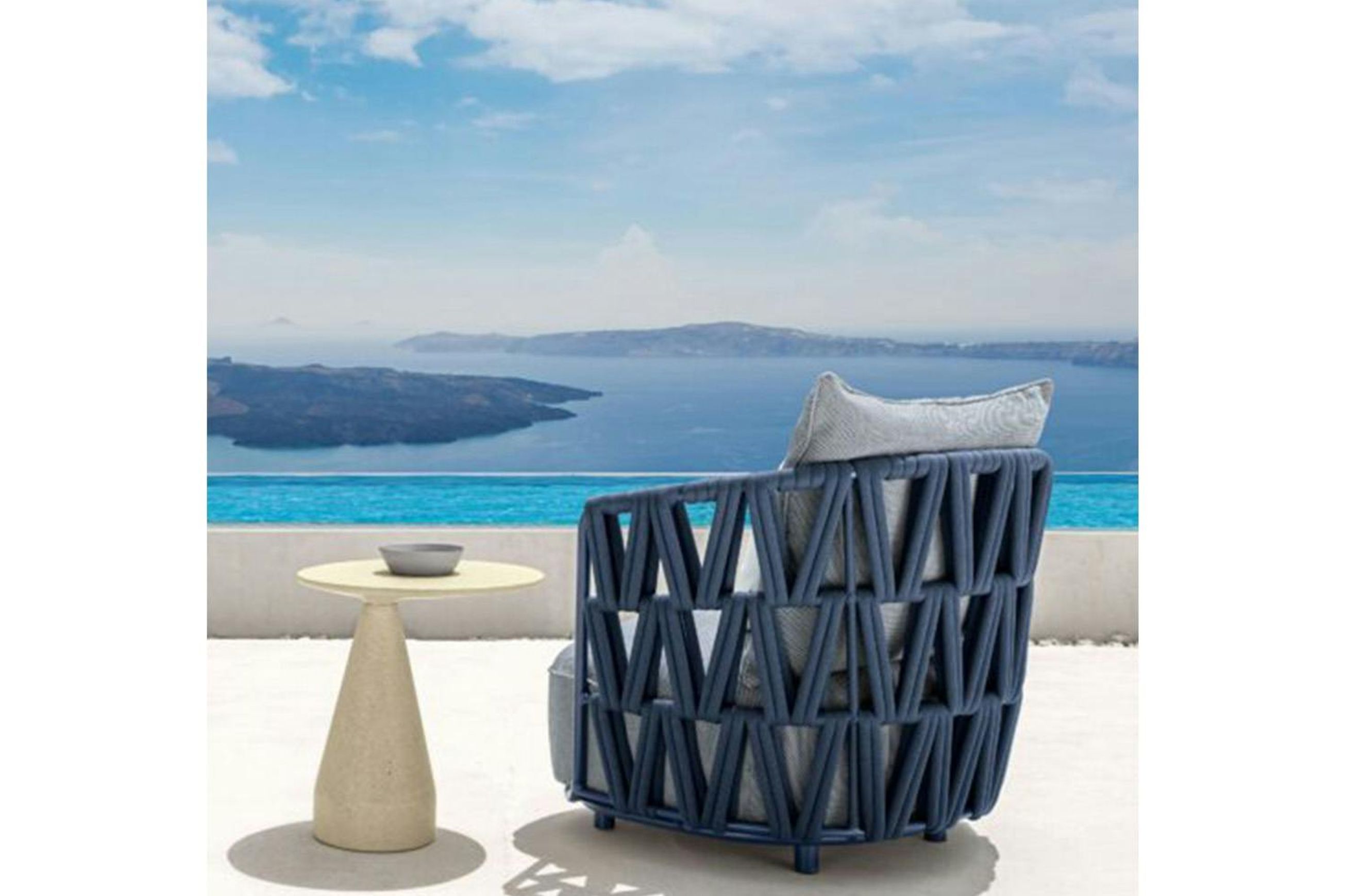 Plaza Outdoor Coffee Table