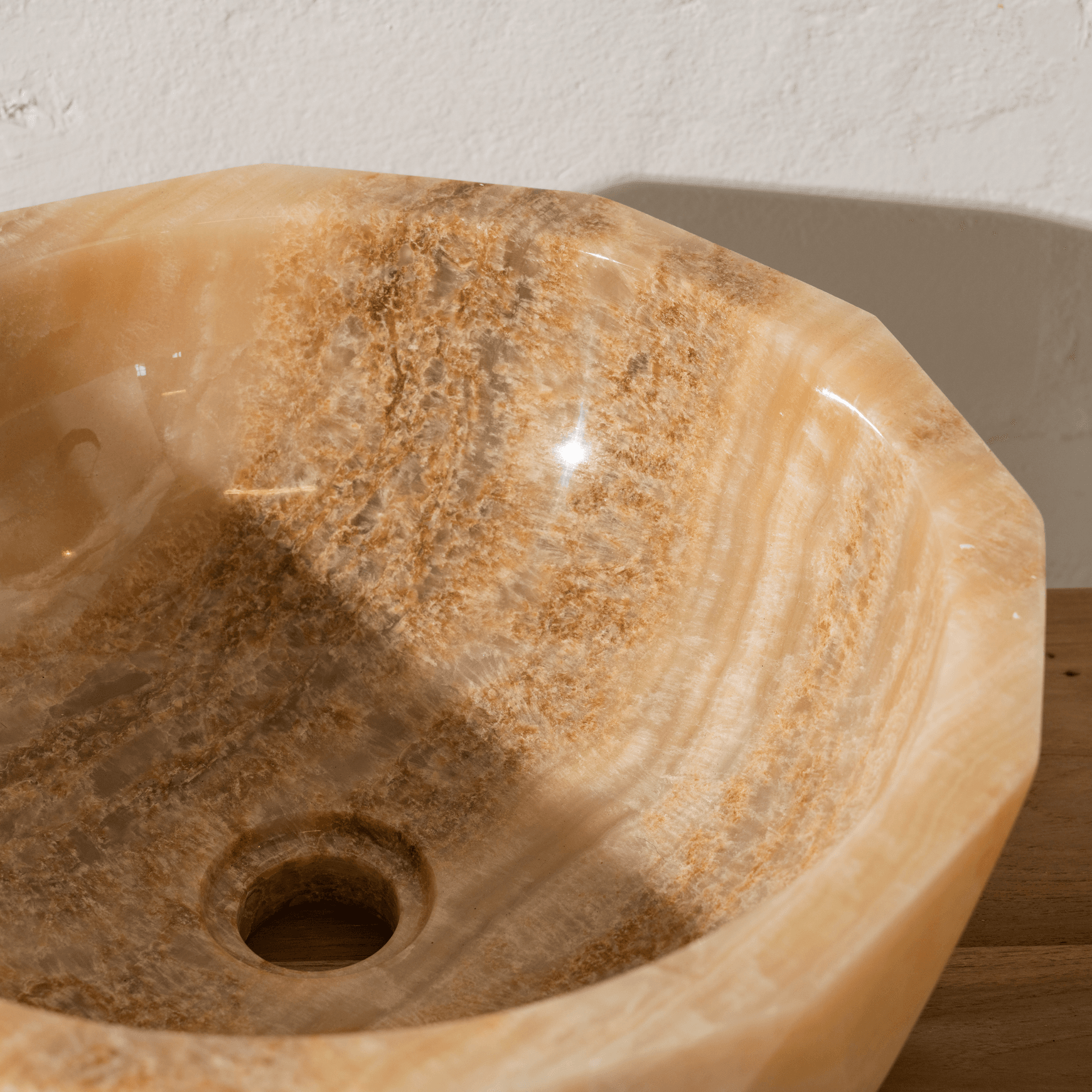 Rae Onyx Faceted Basin