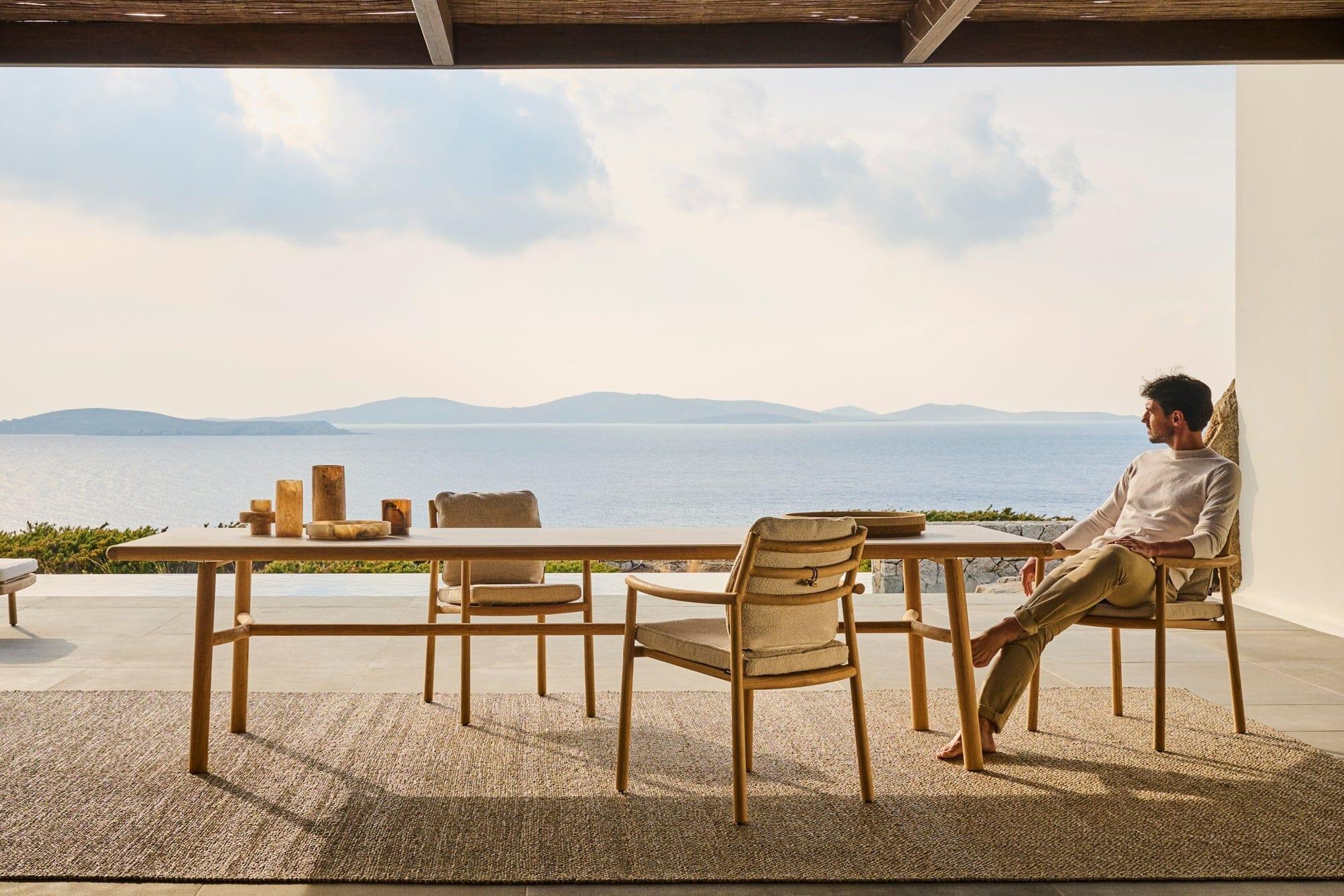 Ukiyo Dining Table