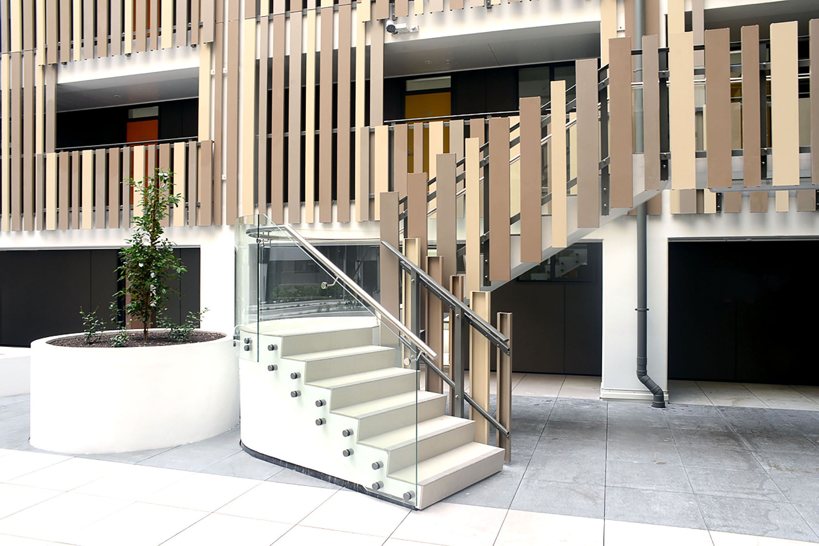 Skyrail CG-SD and DD Disc Series | Glass Balustrades