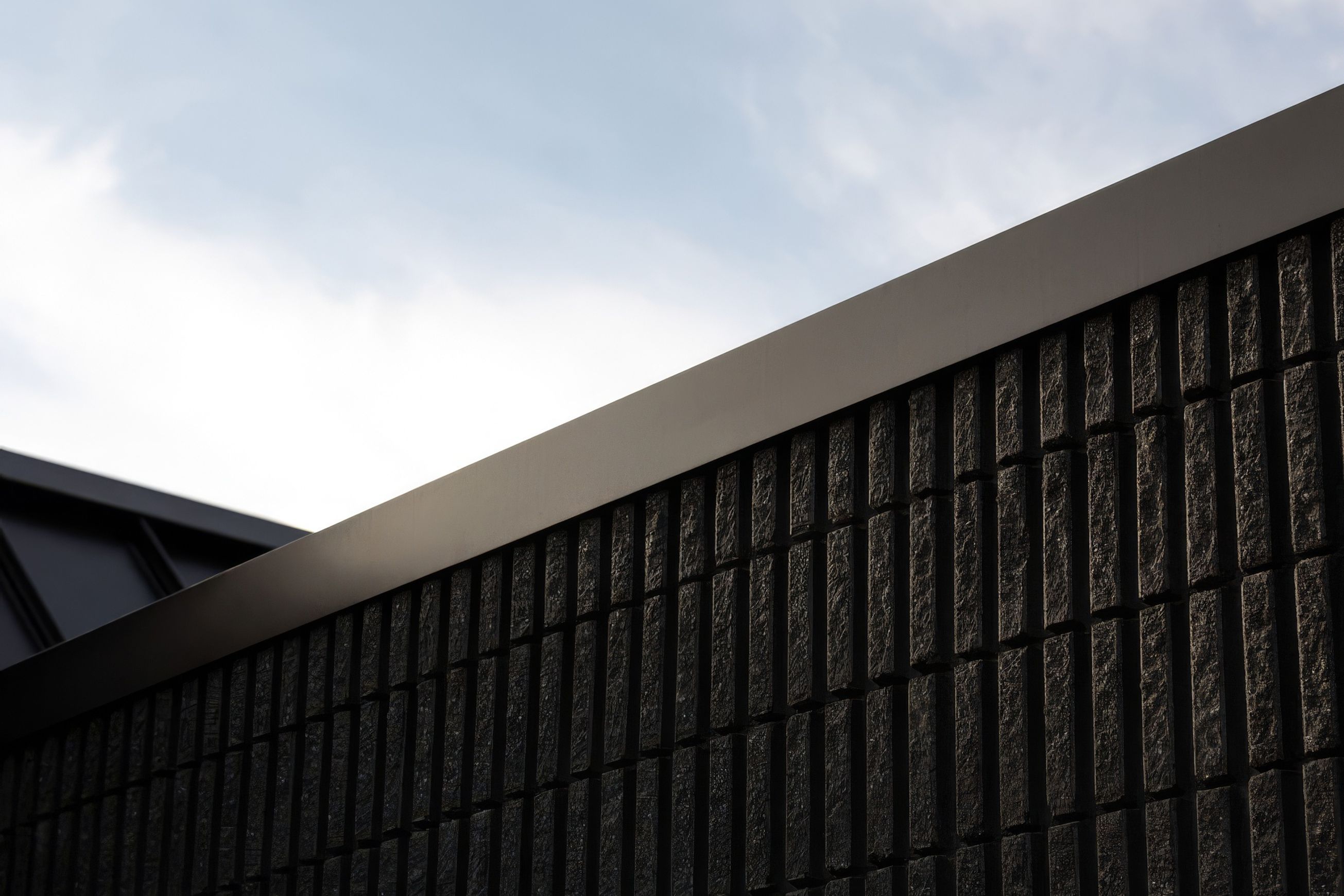390 Fluted | Bricks