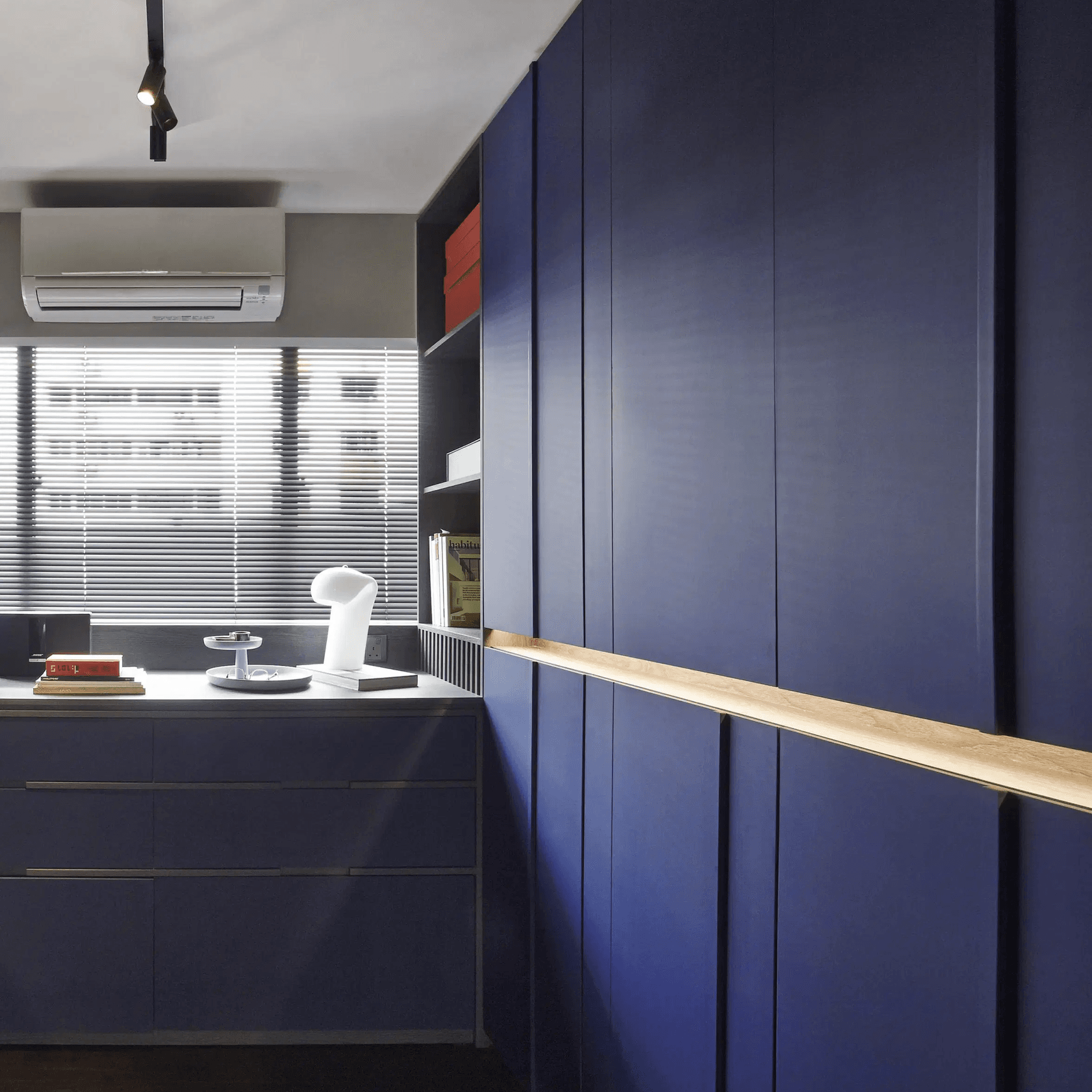 Bissona Table Lamp