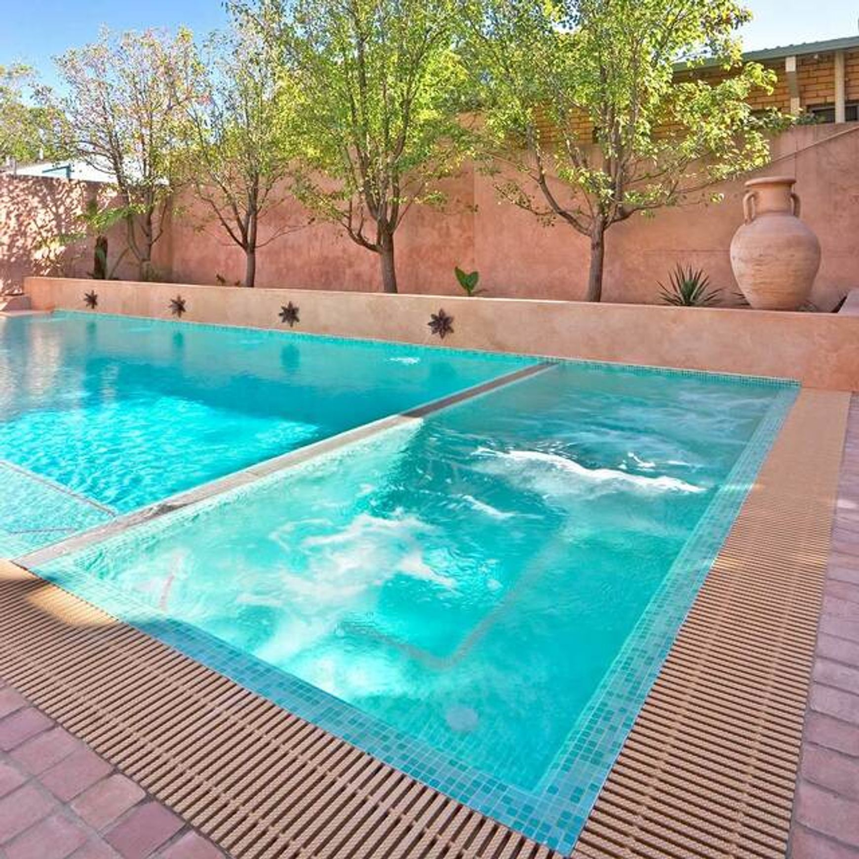 VTC Blend Bahamas Hotmelt Mosaic Tile