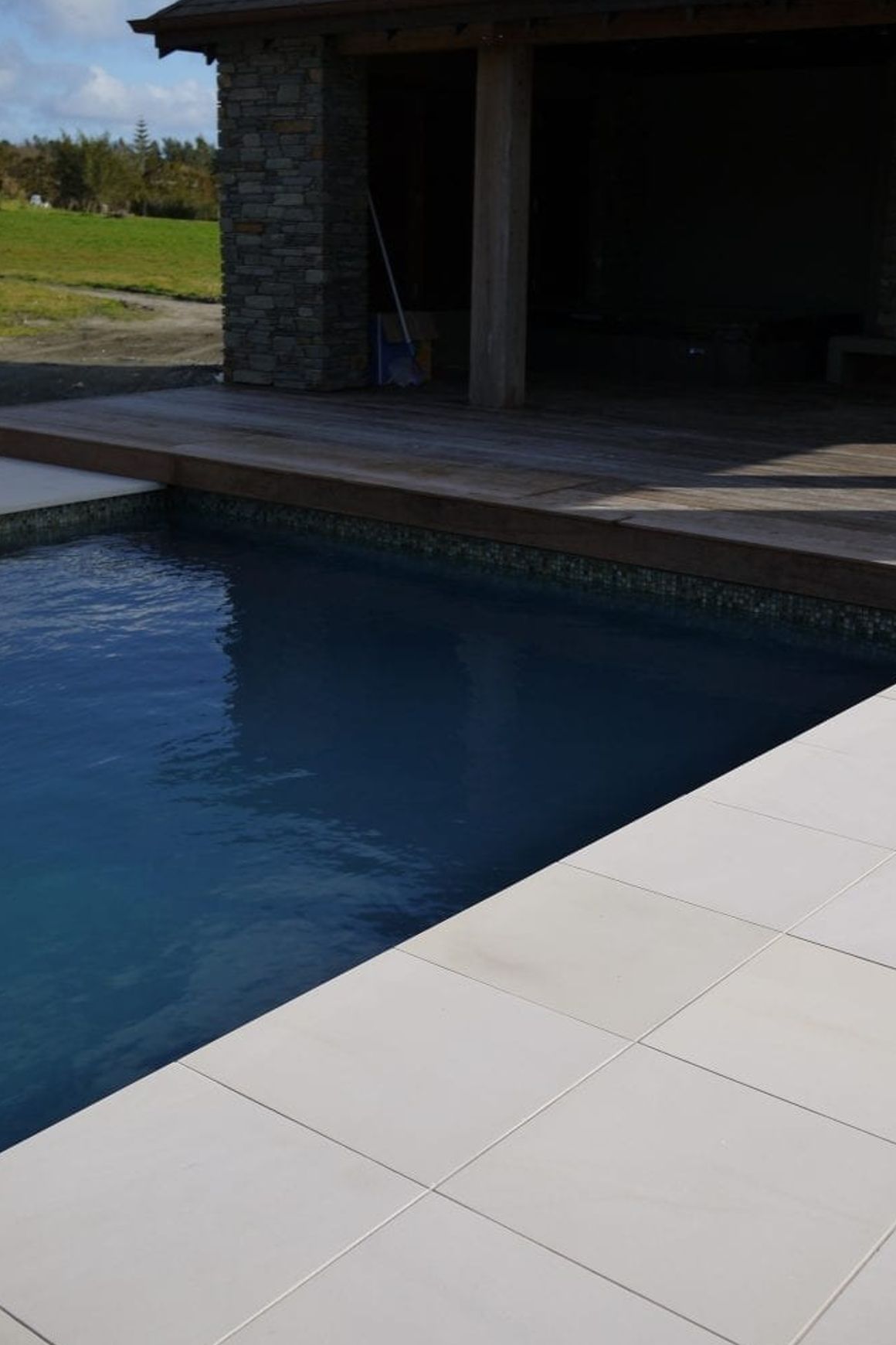 Peach White Sandstone Tile & Coping