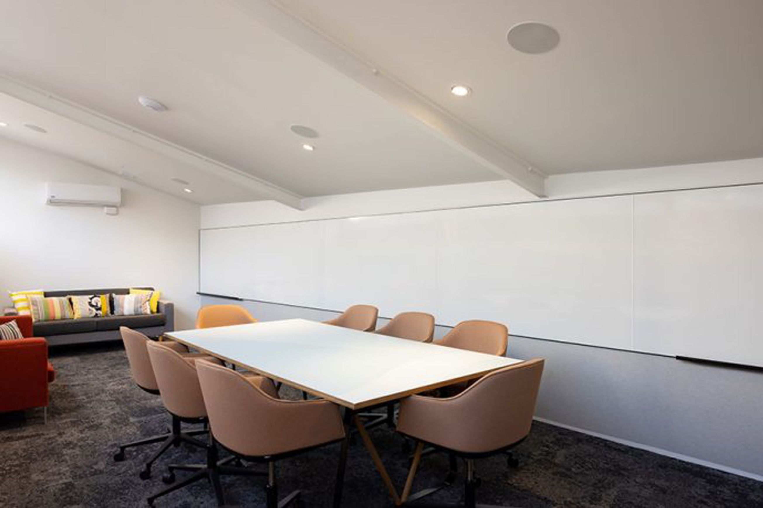 Edgeline Series – Premium Whiteboard