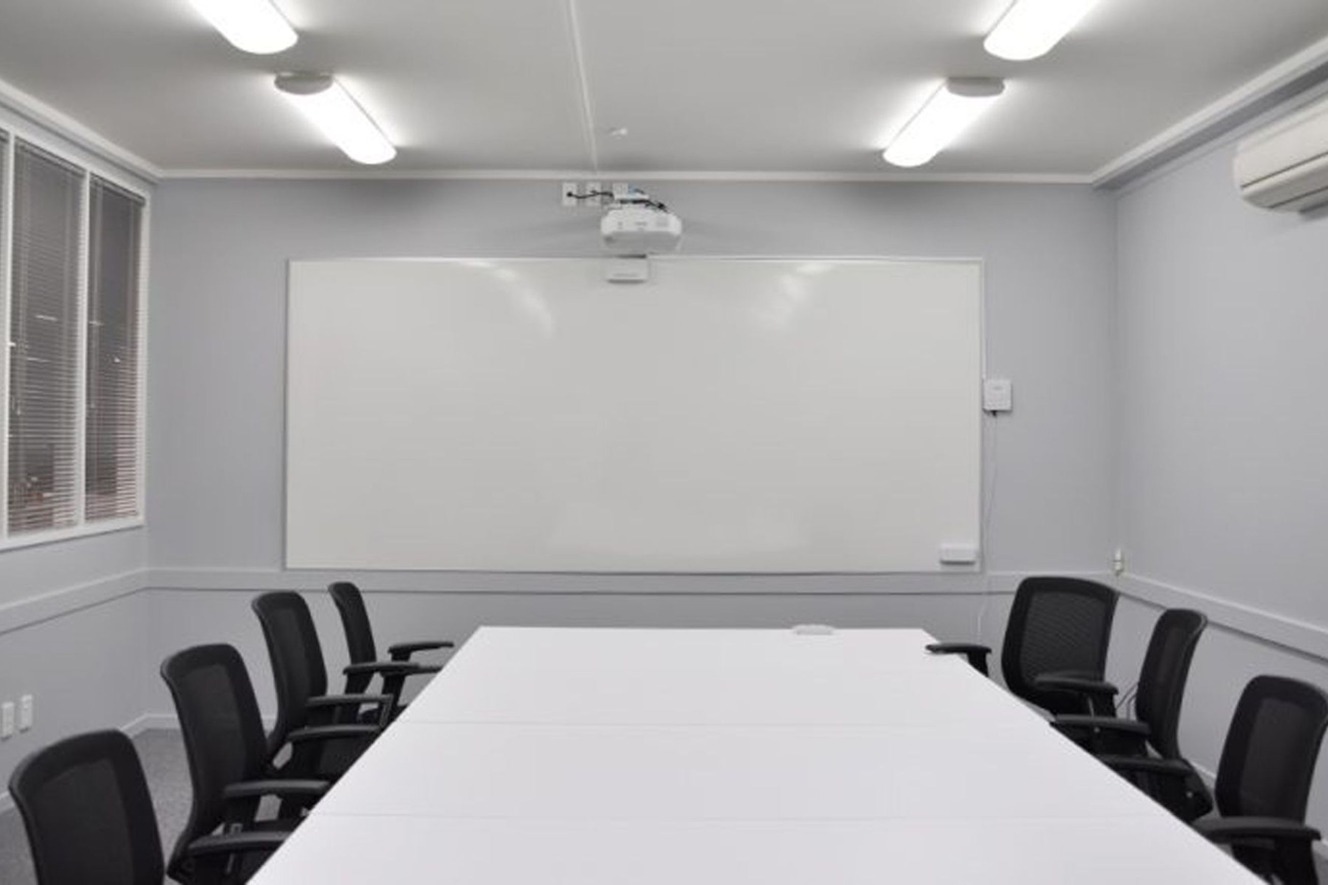 Flatline Series Interactive Whiteboard
