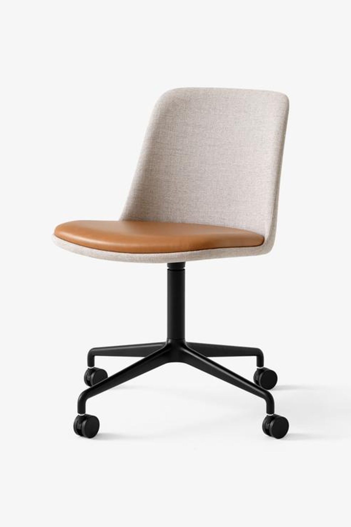 Rely HW25 Chair by &Tradition