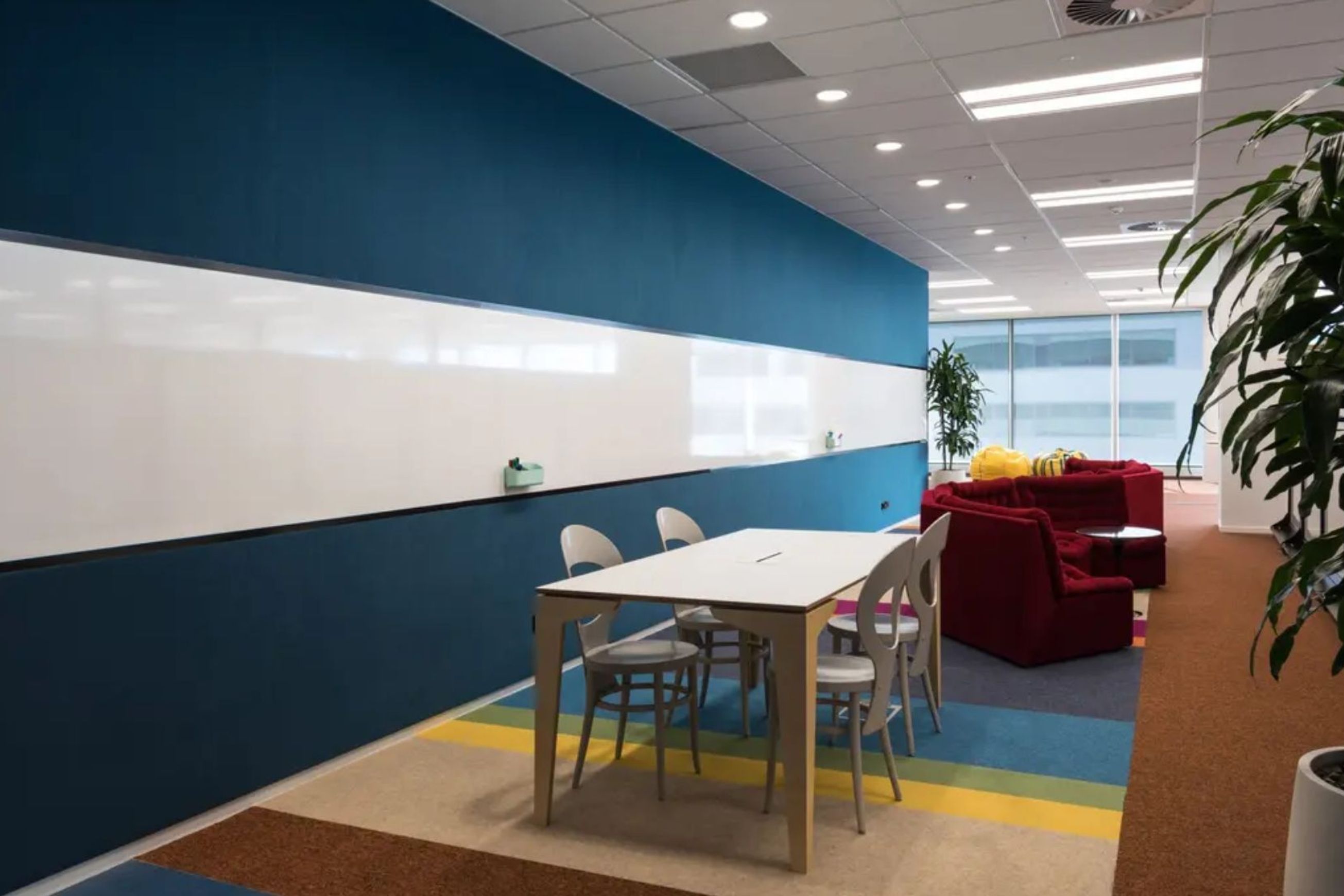 Vertiface Fabric Wallcovering
