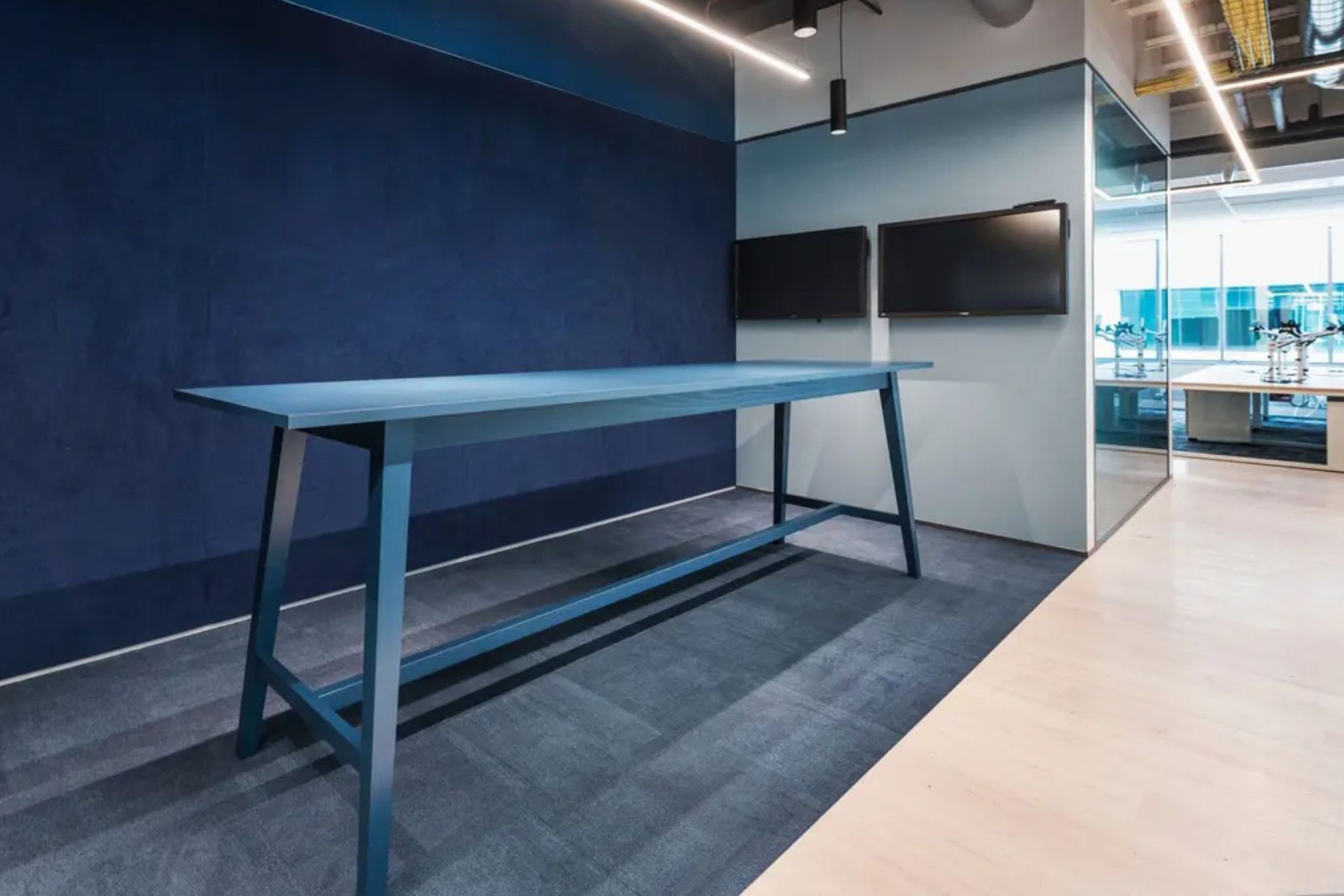 Vertiface Fabric Wallcovering