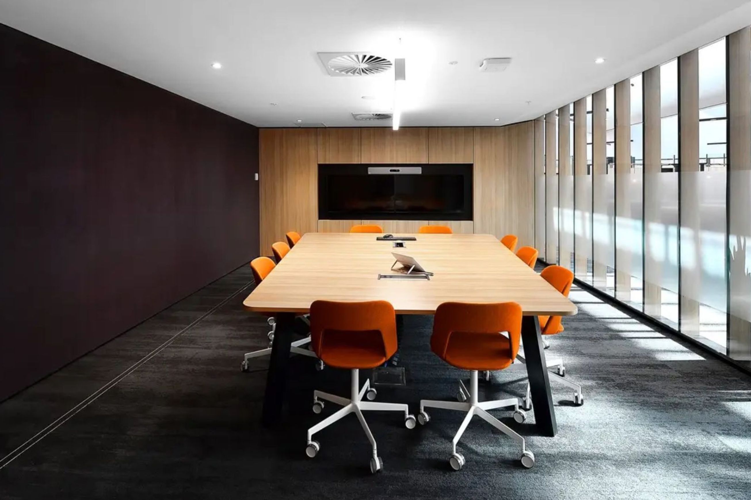 Vertiface Fabric Wallcovering