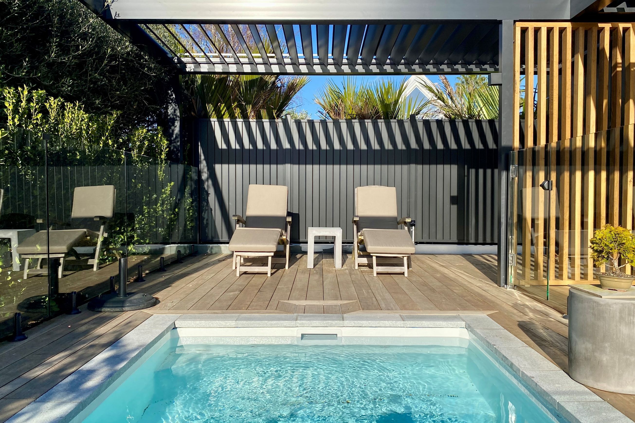 Locarno RLS200 Louvre Roof System