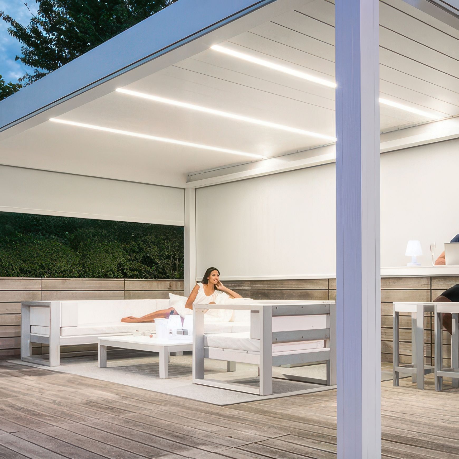 Camargue Louvred Roof