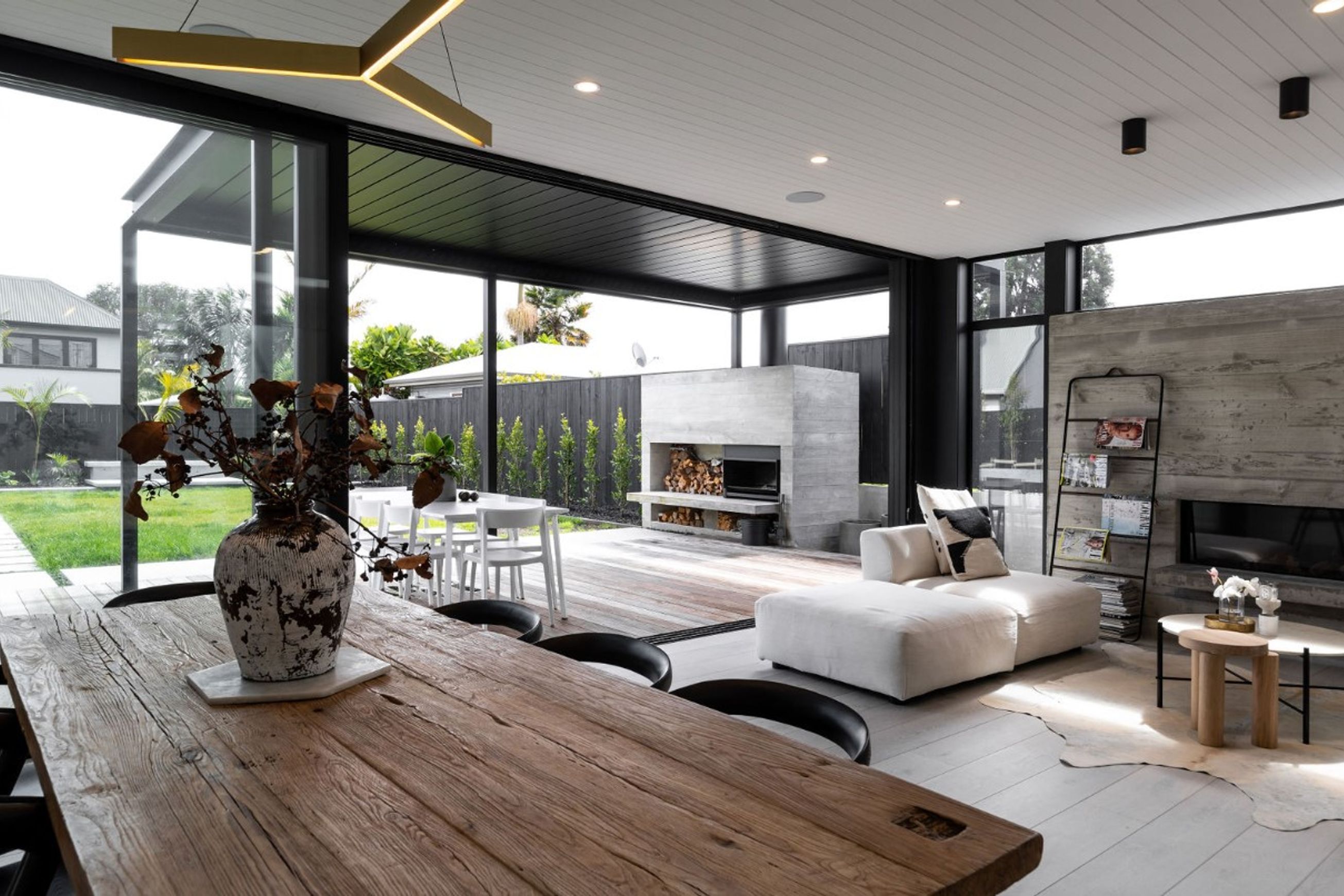 Locarno RLX200 Louvre Roof System