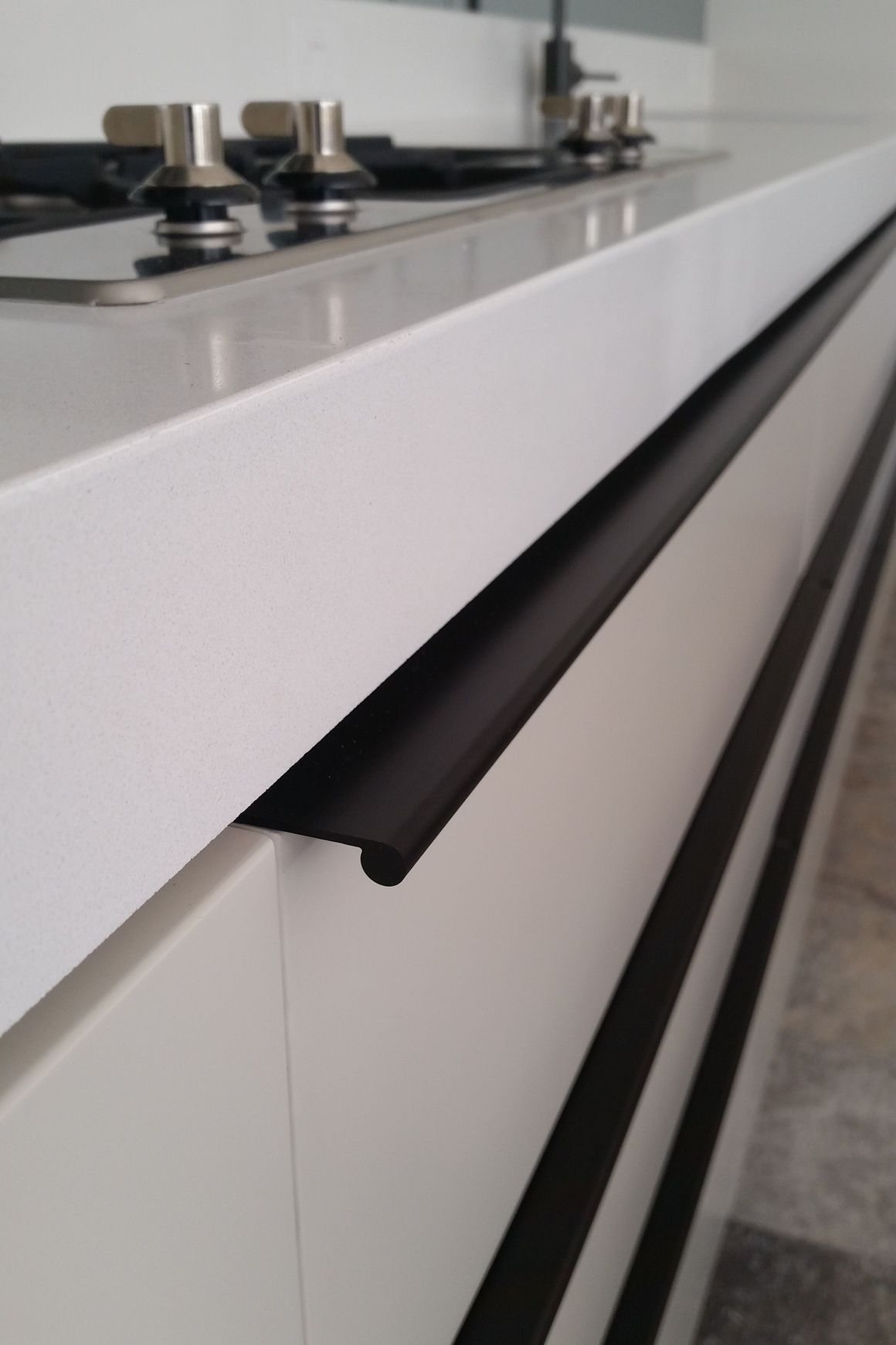 HB370 + HB380 Series Continuous Drawer Pull