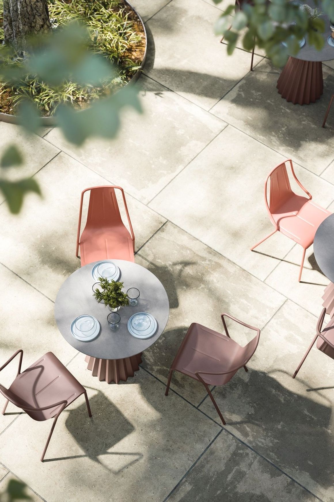Plisse Outdoor Bistro Table