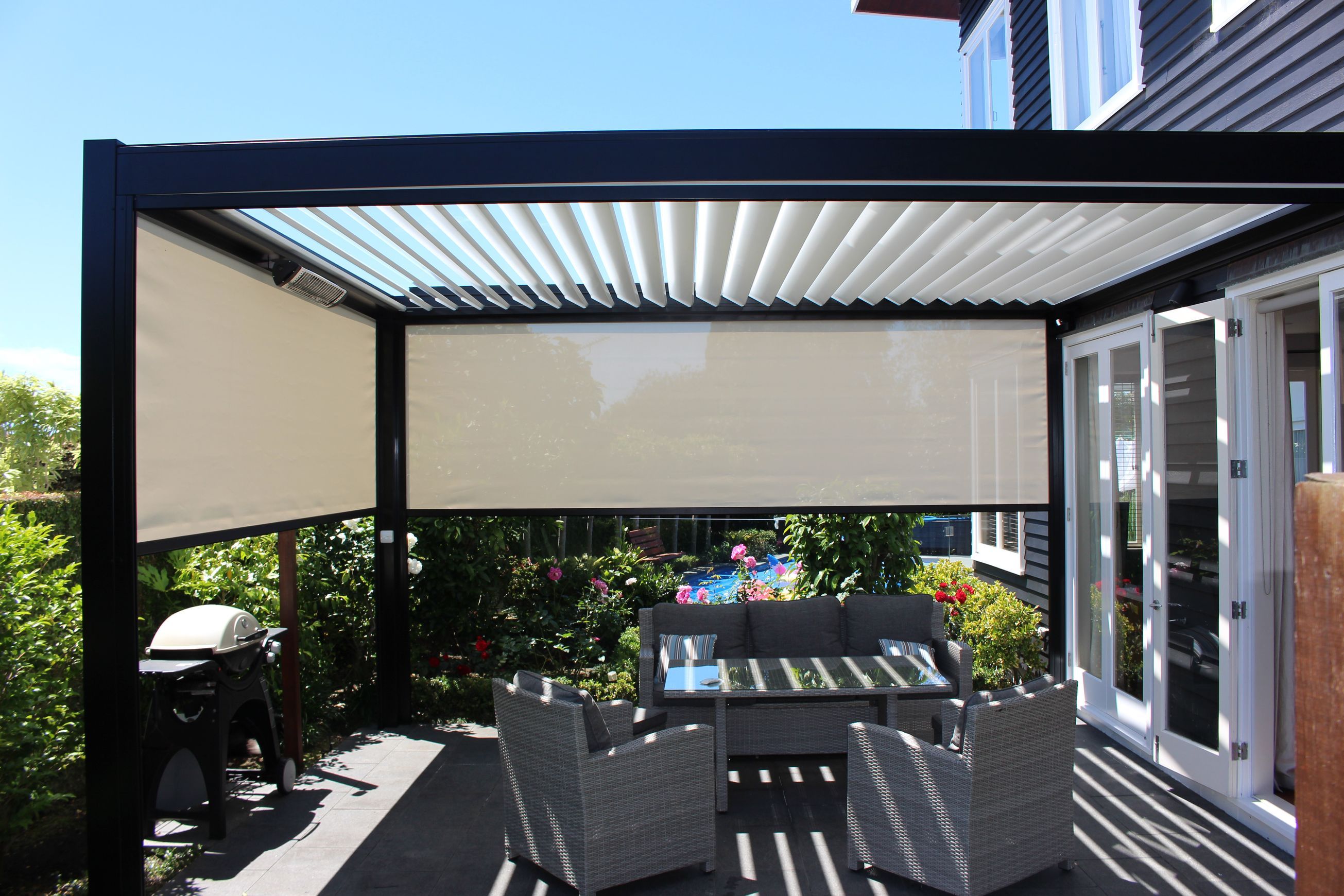 Solarzip® Outdoor Blind