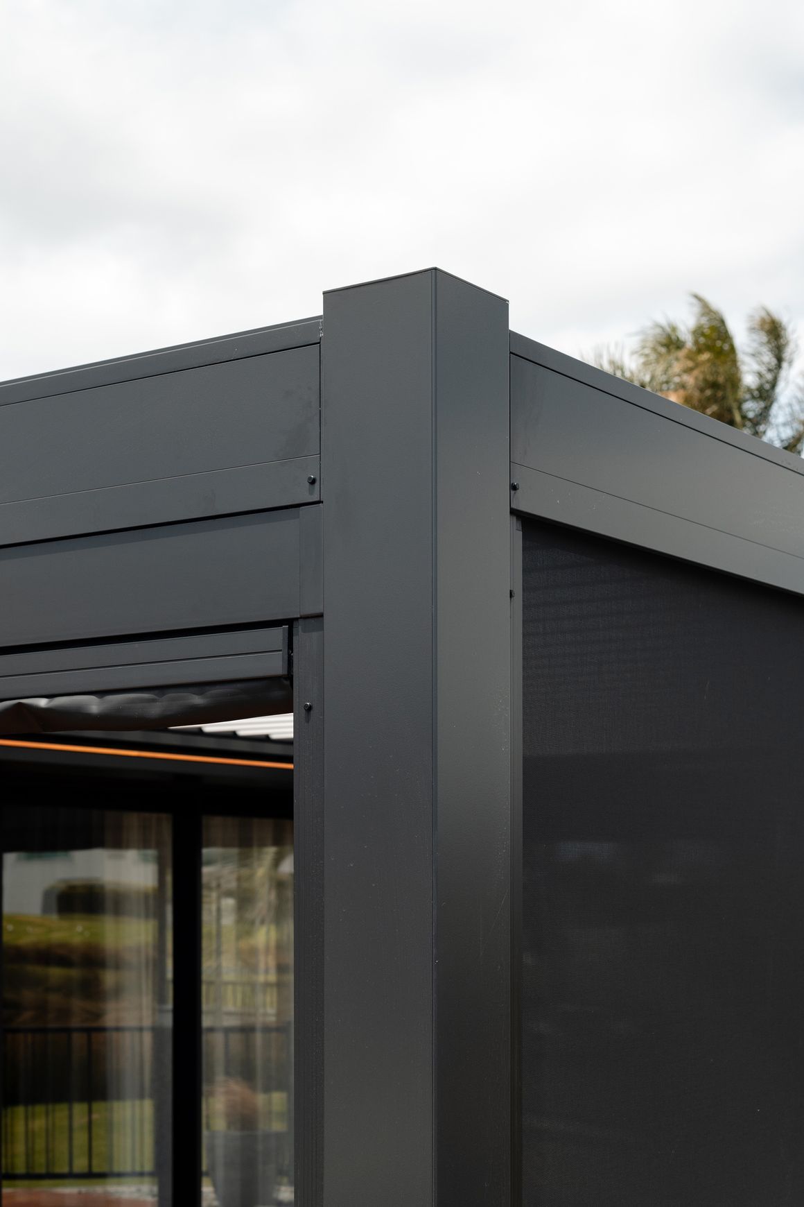 Solarzip® Outdoor Blind
