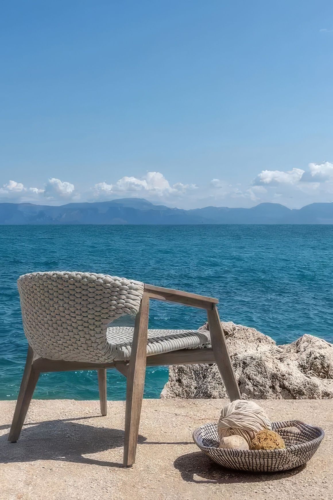 ETHIMO KNIT Lounge Armchair