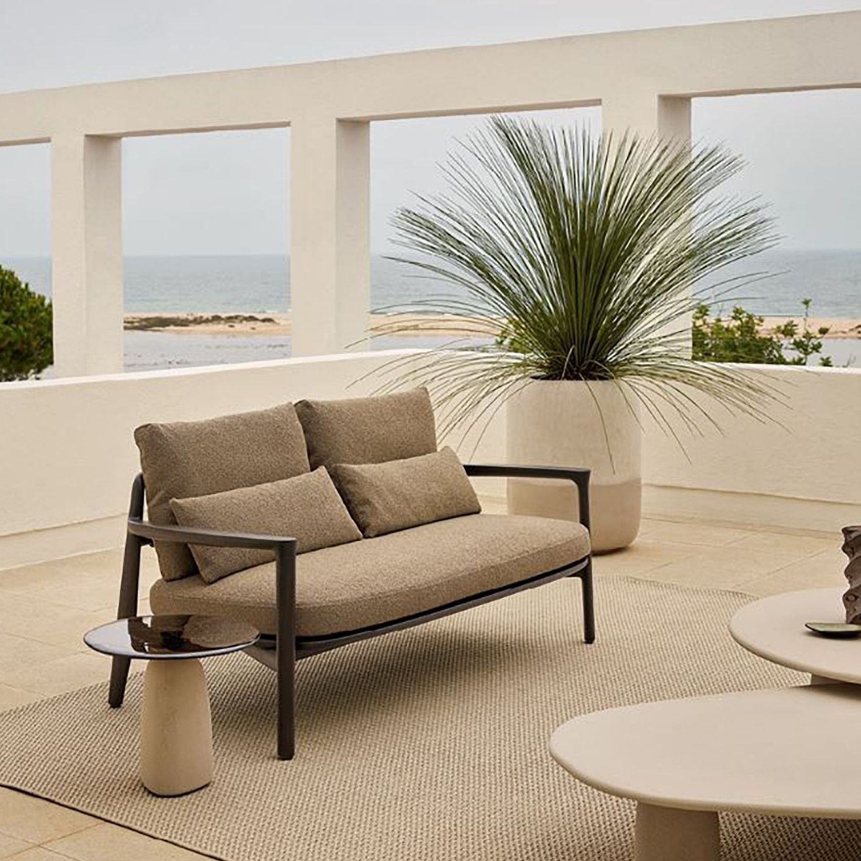 Magnolia Sofa