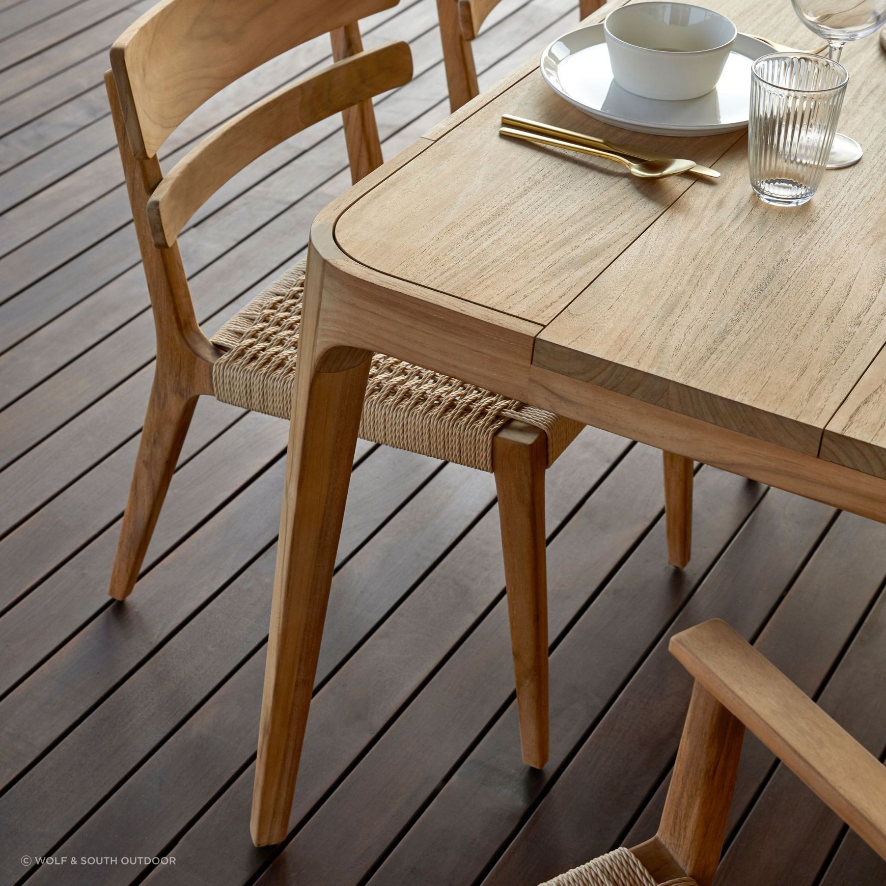 Paralel 250–300cm Extendable Outdoor Dining Table