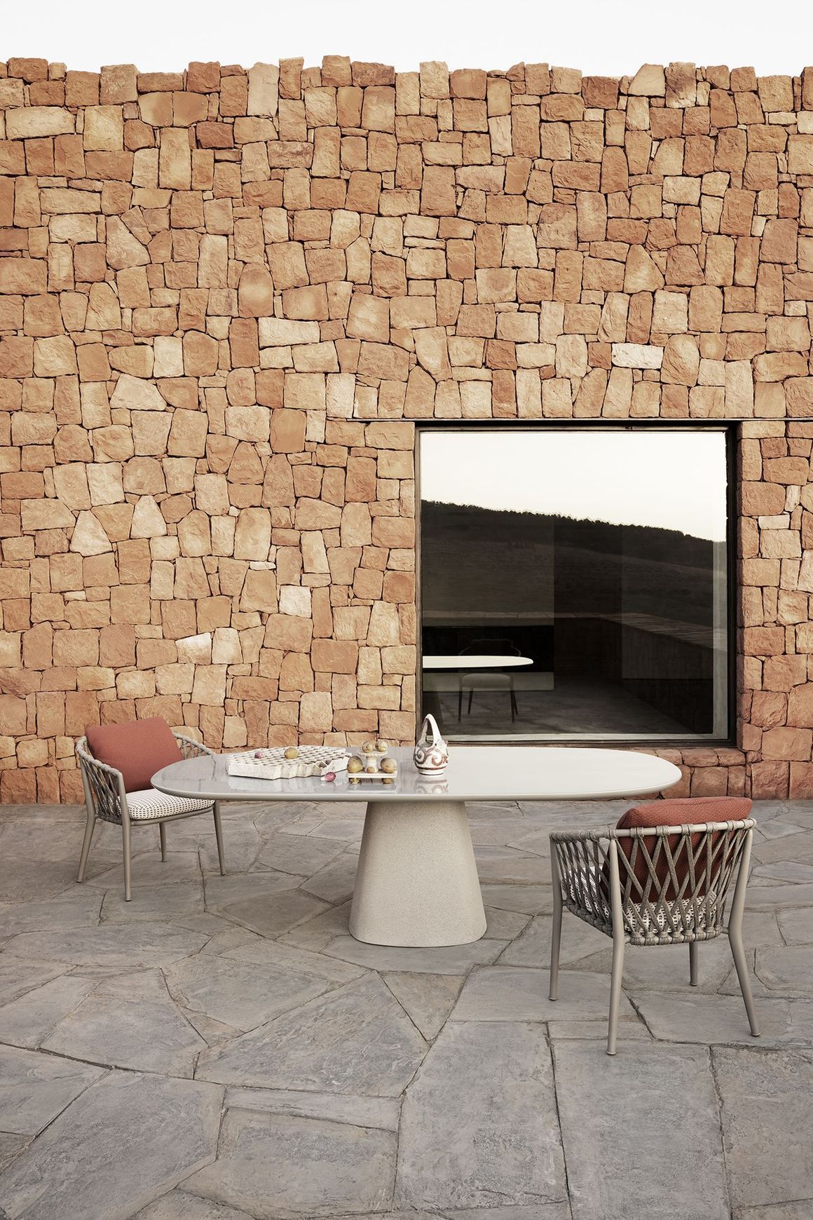 Allure O' Outdoor Table