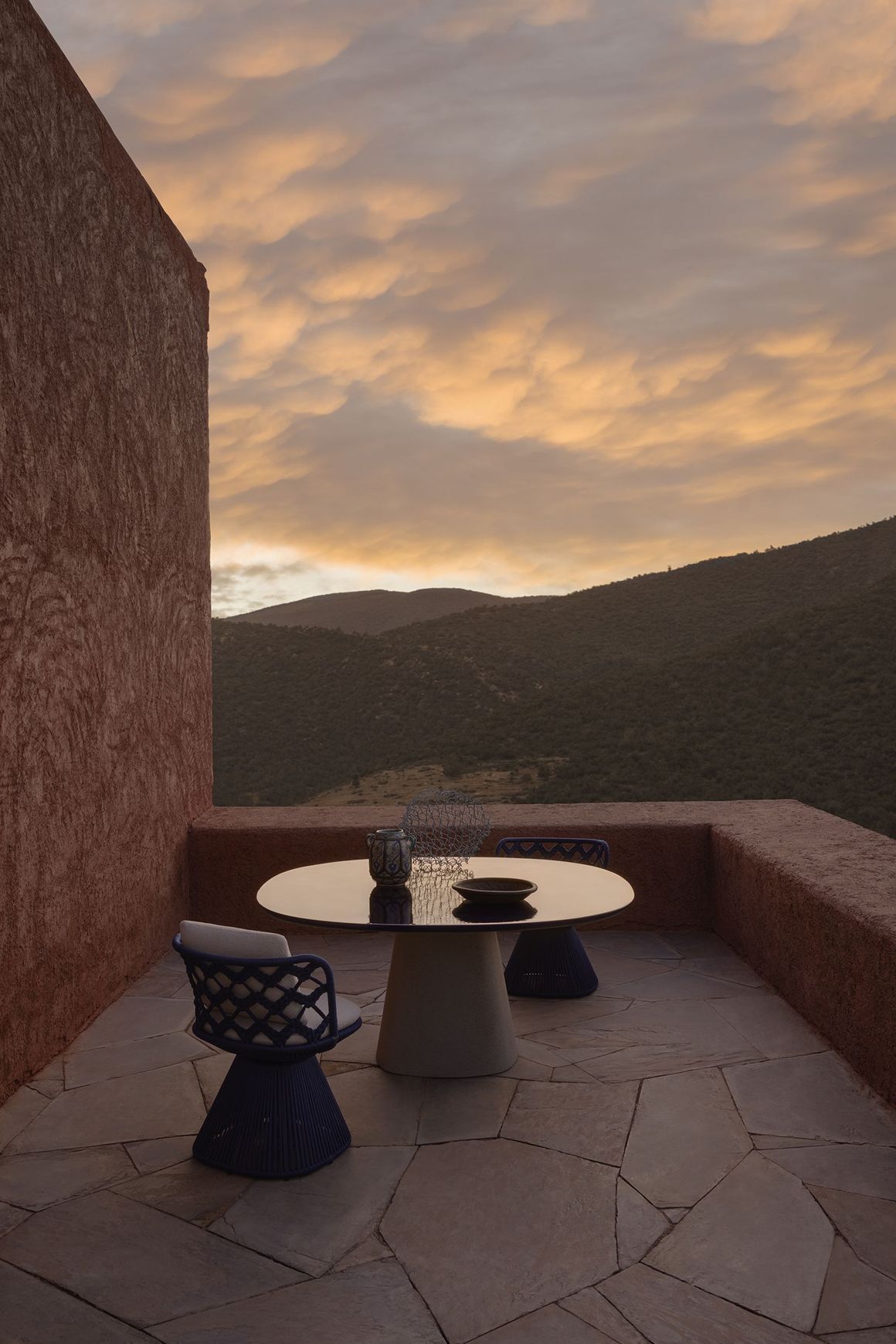 Allure O' Outdoor Table