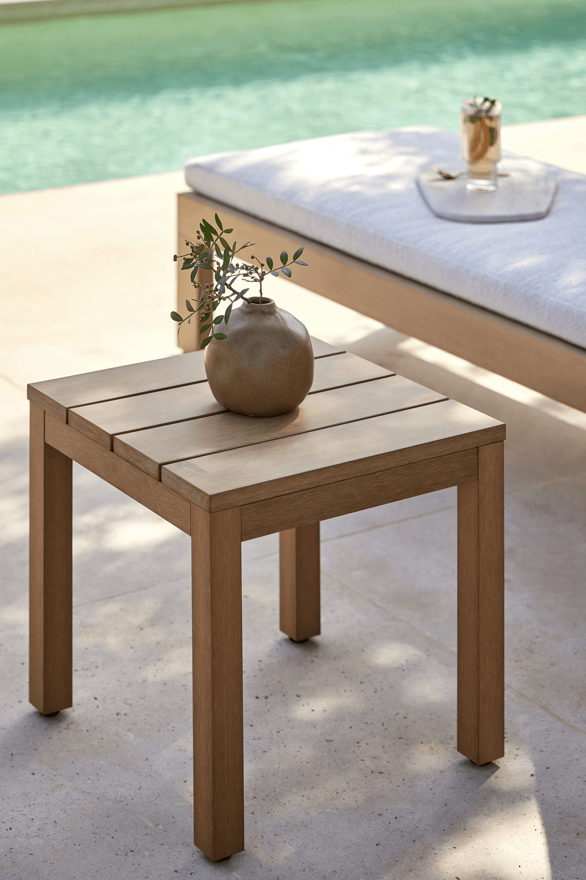 Kahn Outdoor Auxiliar Table by Point