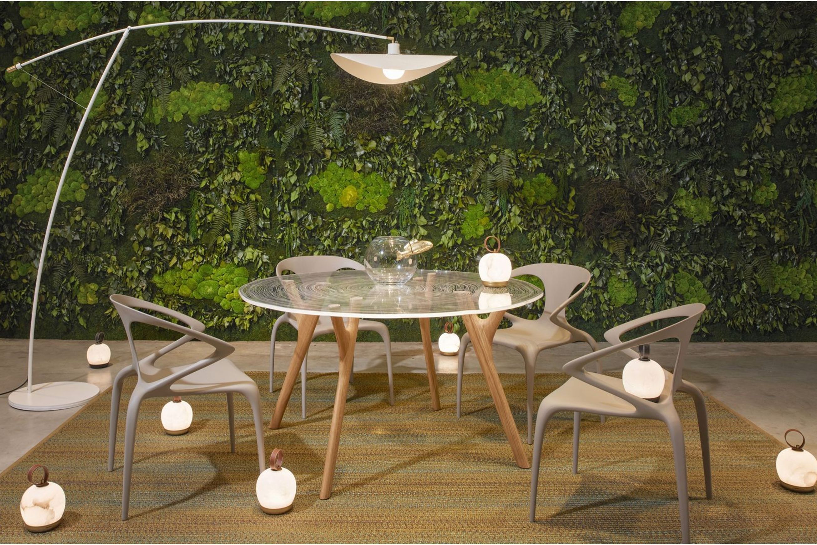 Plexiwood Outdoor Round Dining Table