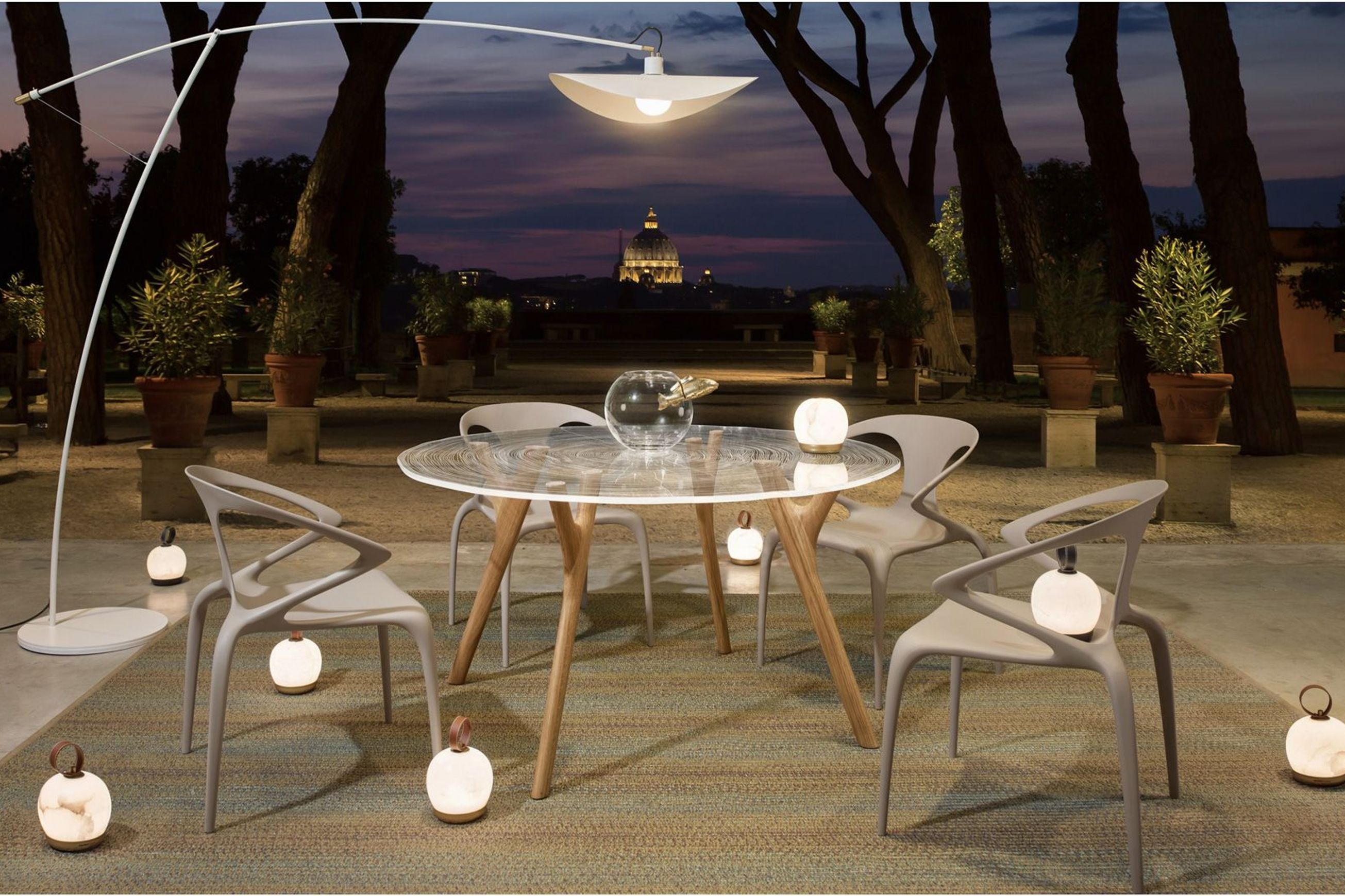 Plexiwood Outdoor Round Dining Table