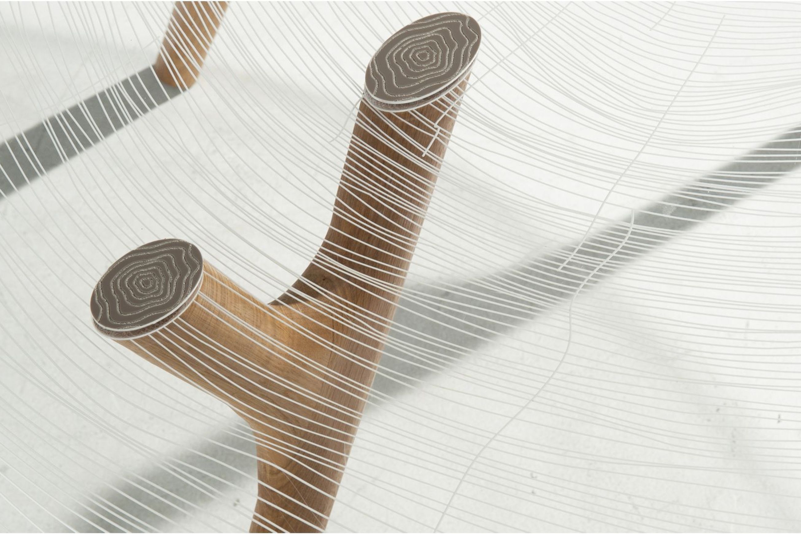 Plexiwood Outdoor Round Dining Table