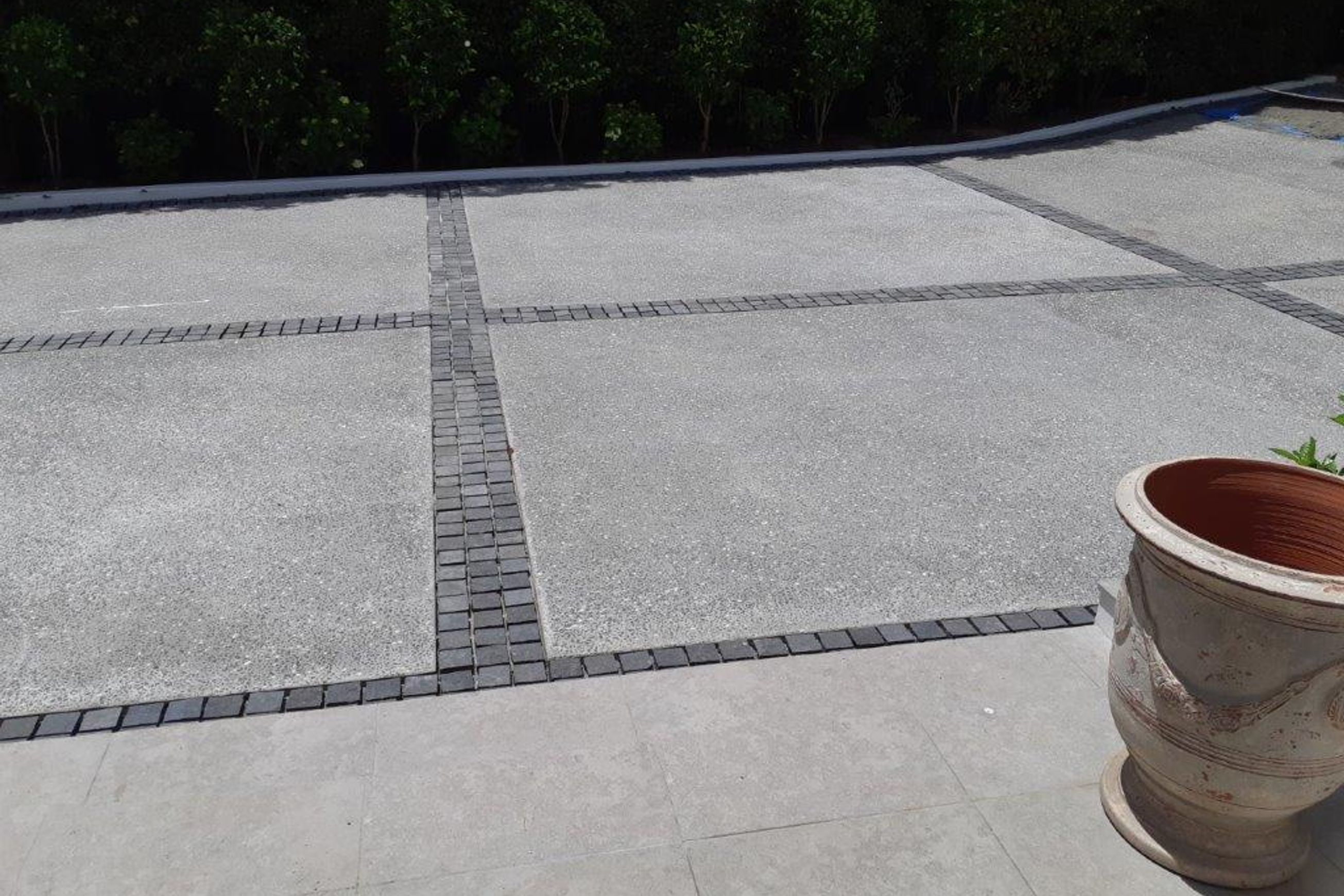 Basalt Cobbles On Mesh