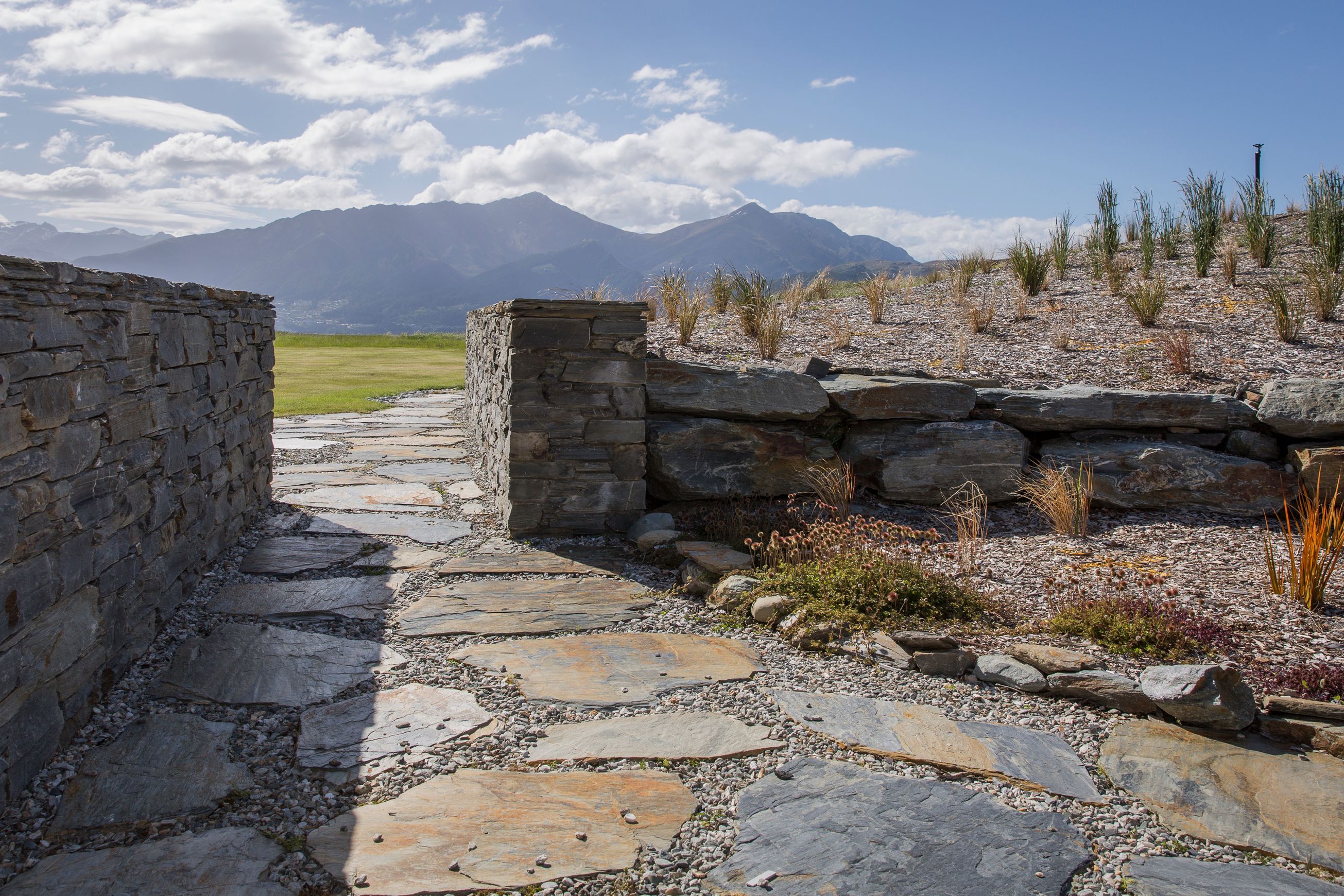 Flagstones and Large Format Paving