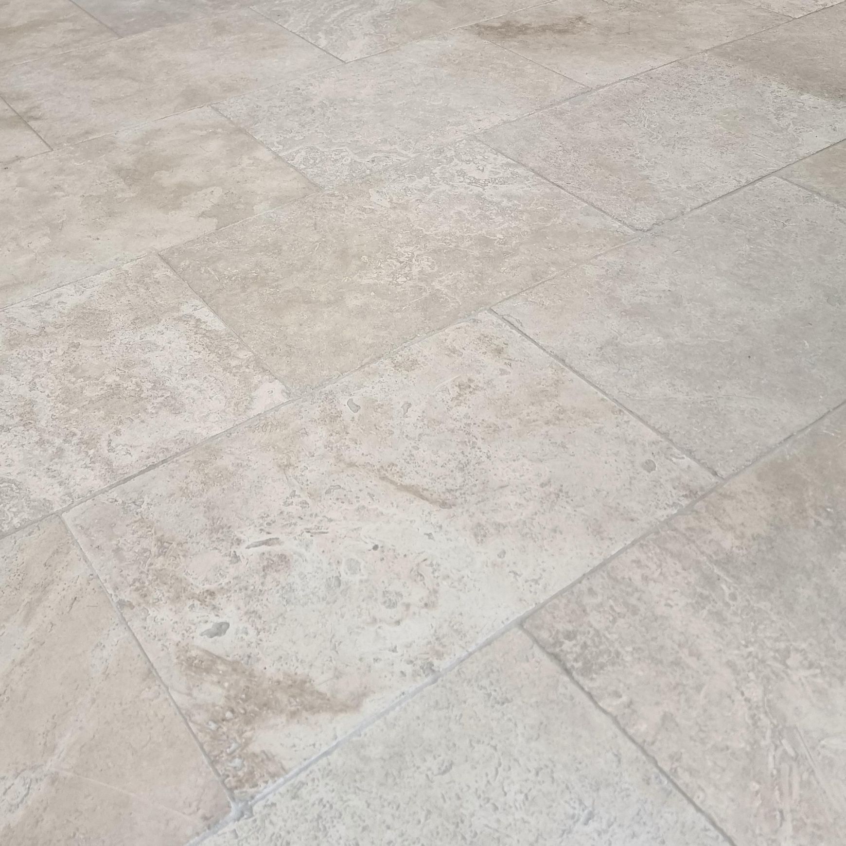 12mm Classic Linen Travertine Tiles