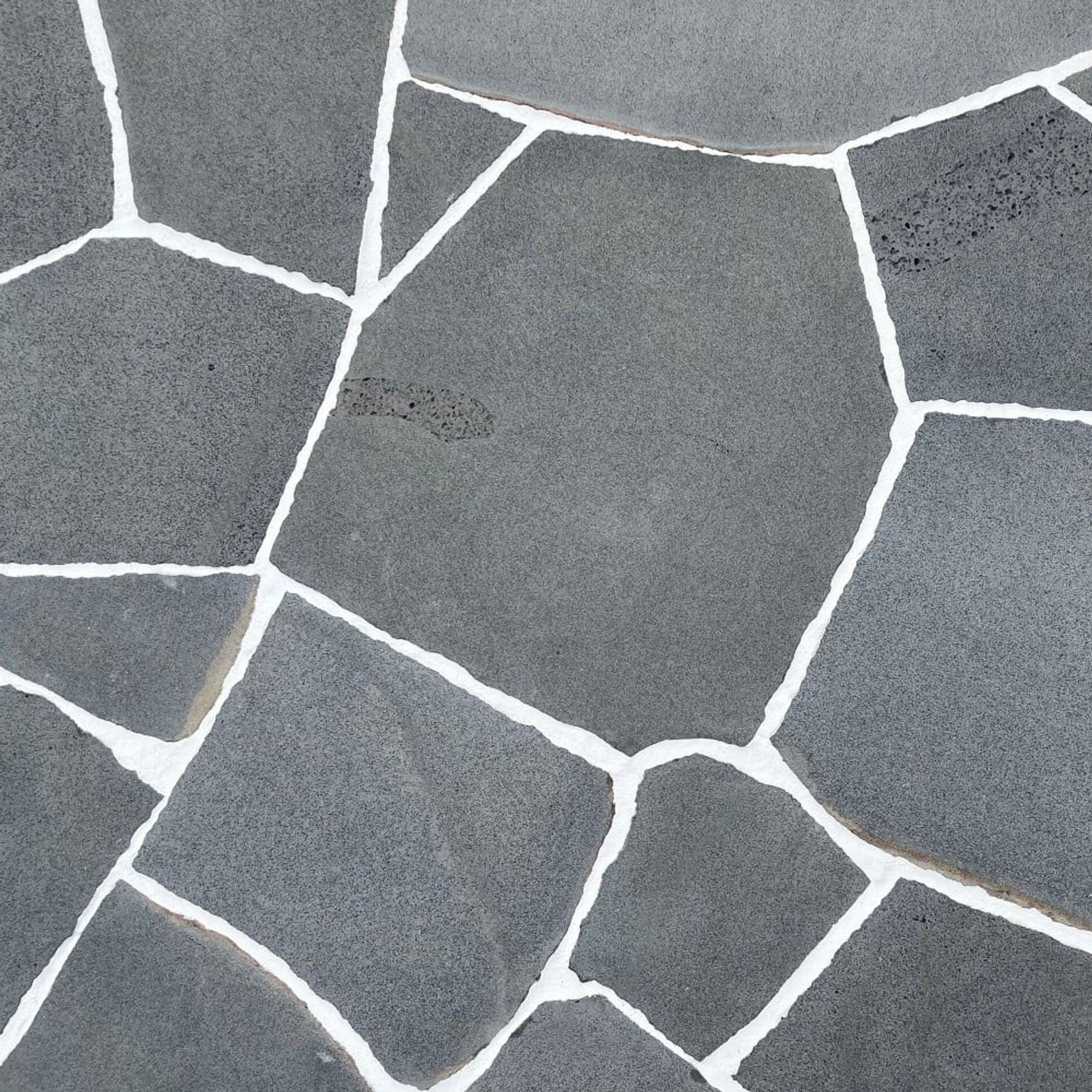 20mm Stoneyard Urban Bluestone Crazy Paving