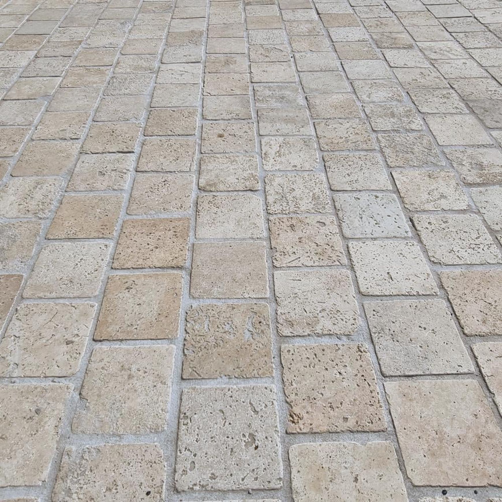 30mm Classic Linen Travertine Cobblestone