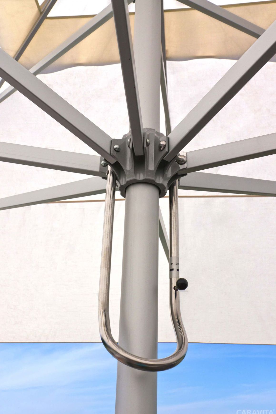 Supremo Patio Umbrella | Caravita