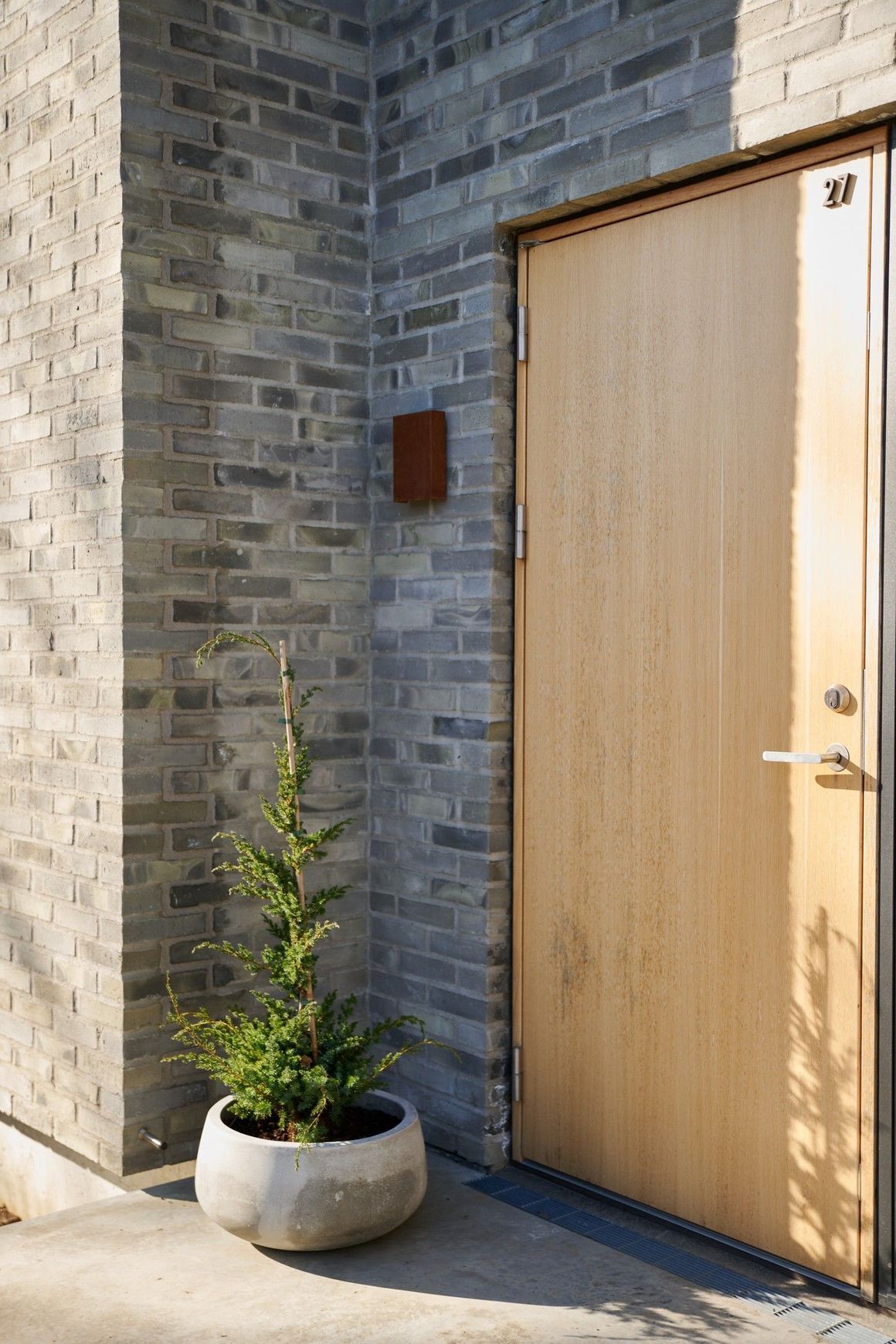 Fold 15 Outdoor Wall Light